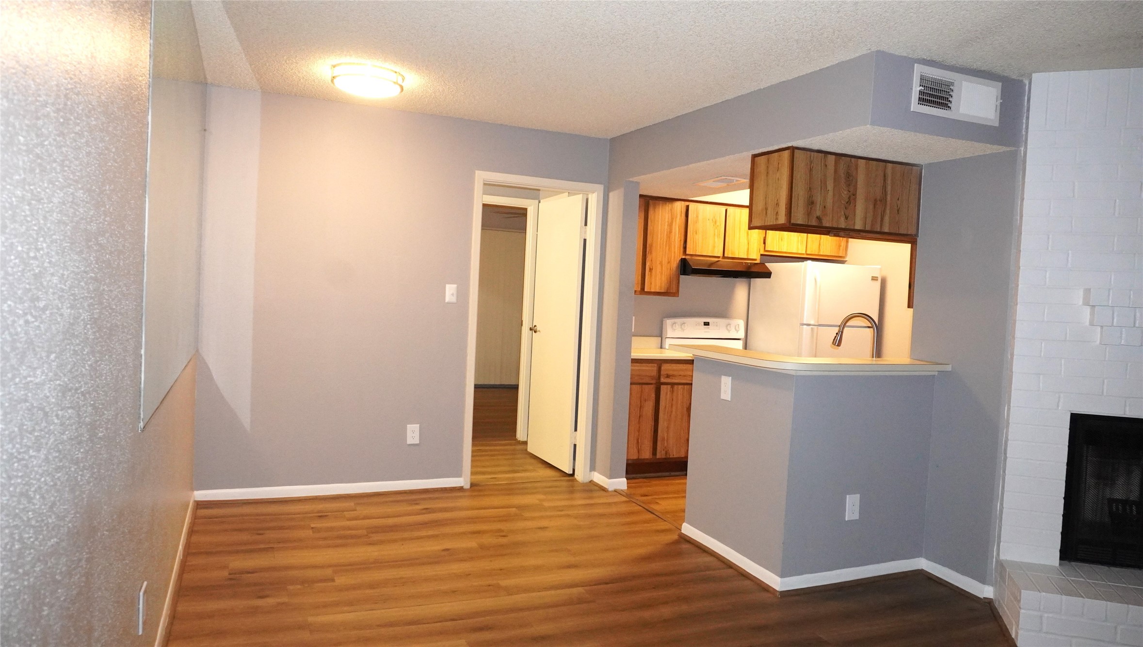 3919 Fairmont Parkway 208 Property Photo 1