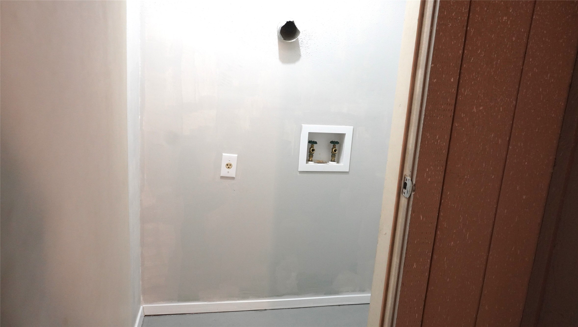 3919 Fairmont Parkway 208 Property Photo 15