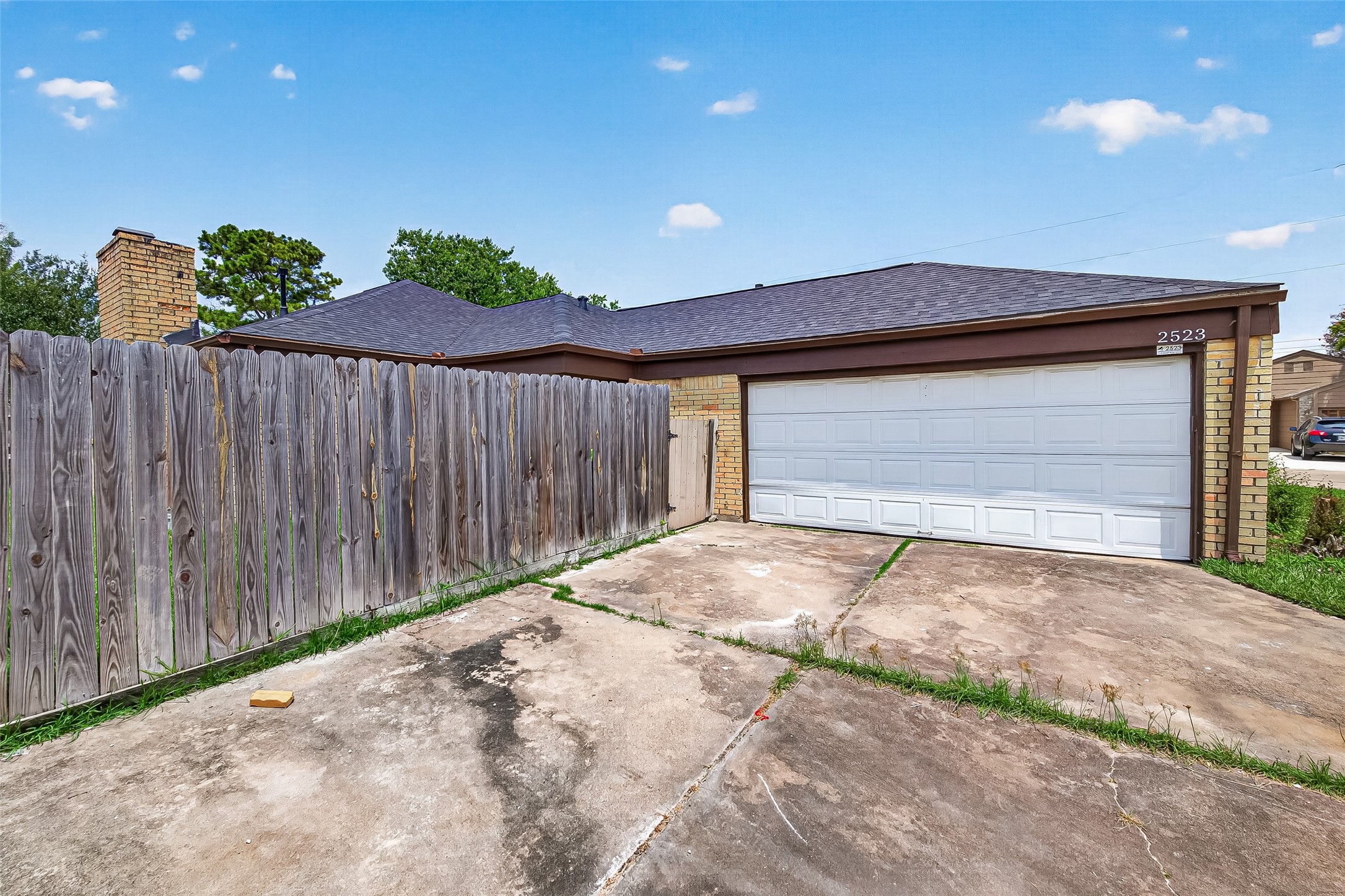 2523 Creekway Circle Property Photo 2