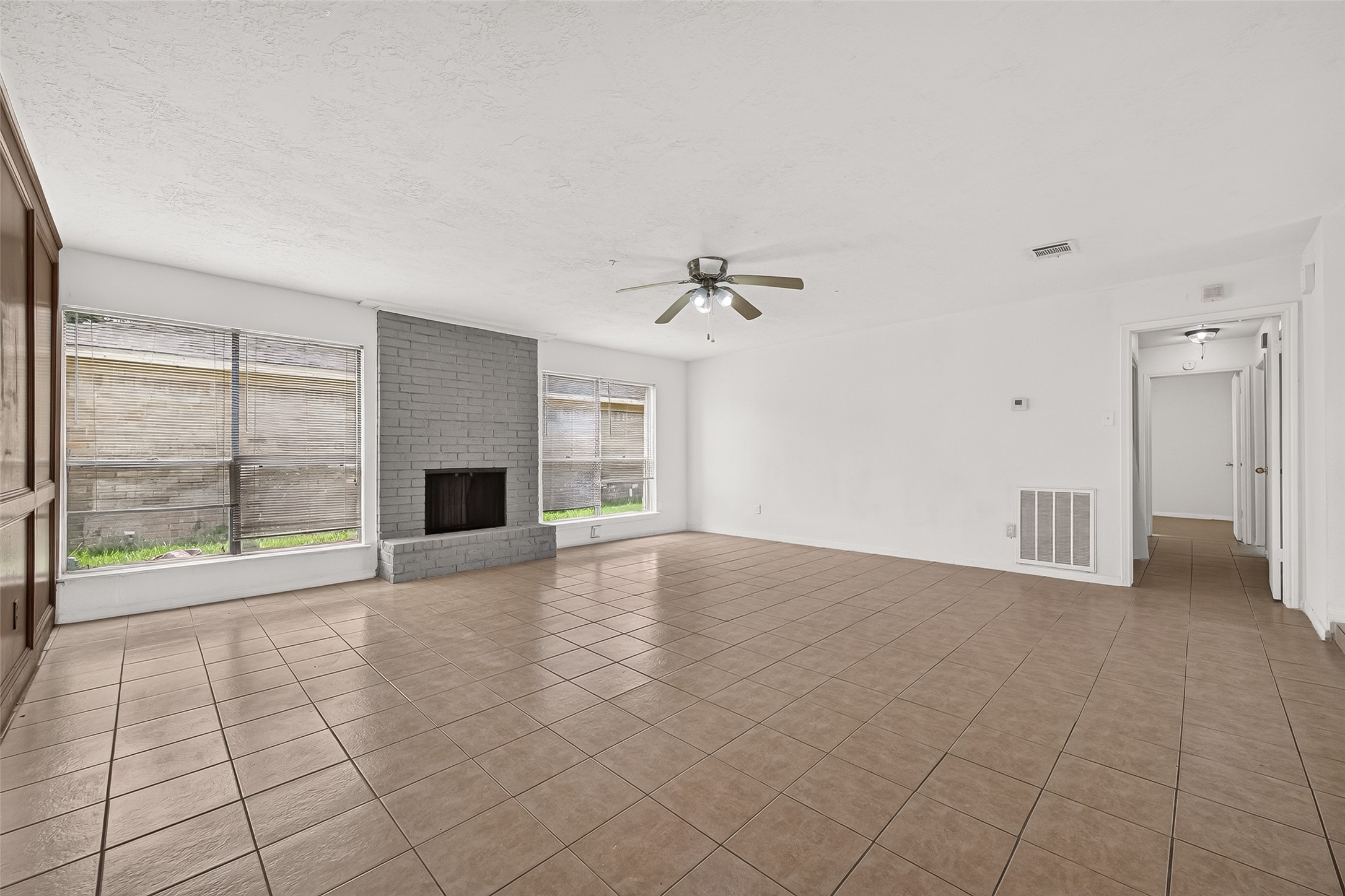 2523 Creekway Circle Property Photo 7