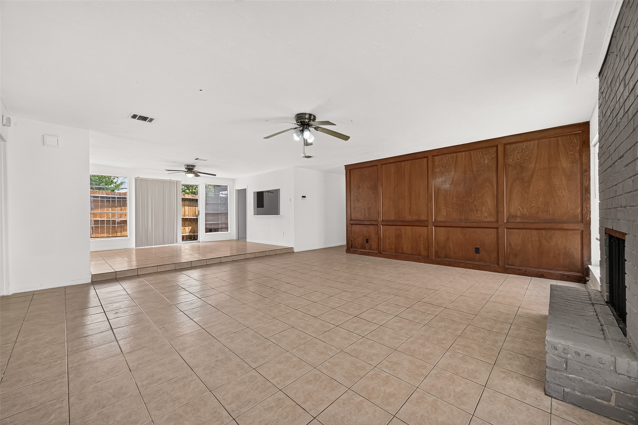 2523 Creekway Circle Property Photo 10