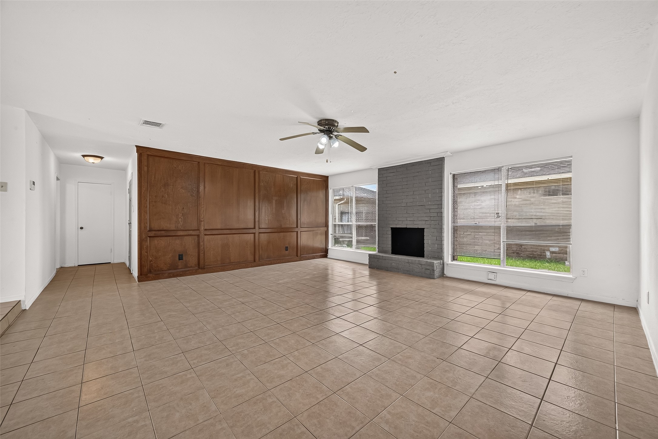2523 Creekway Circle Property Photo 11
