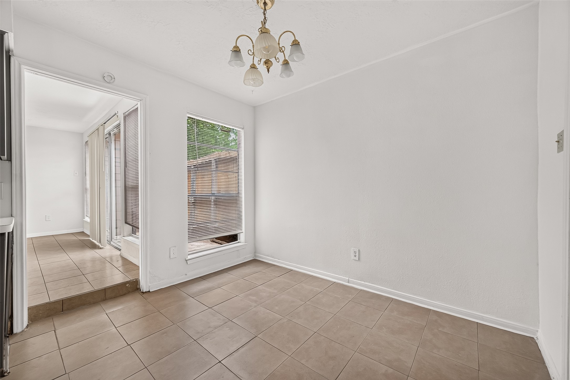 2523 Creekway Circle Property Photo 16