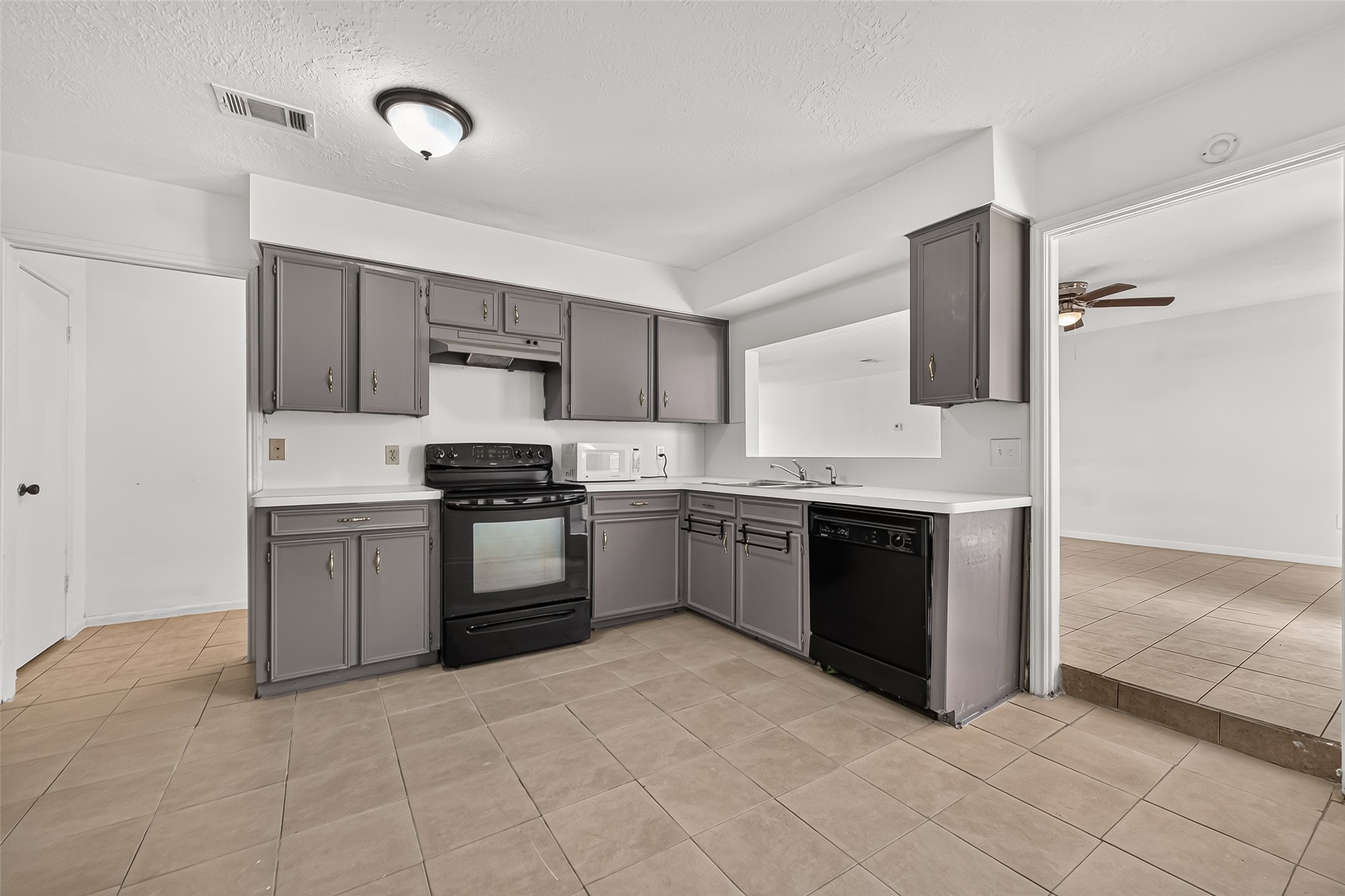2523 Creekway Circle Property Photo 21