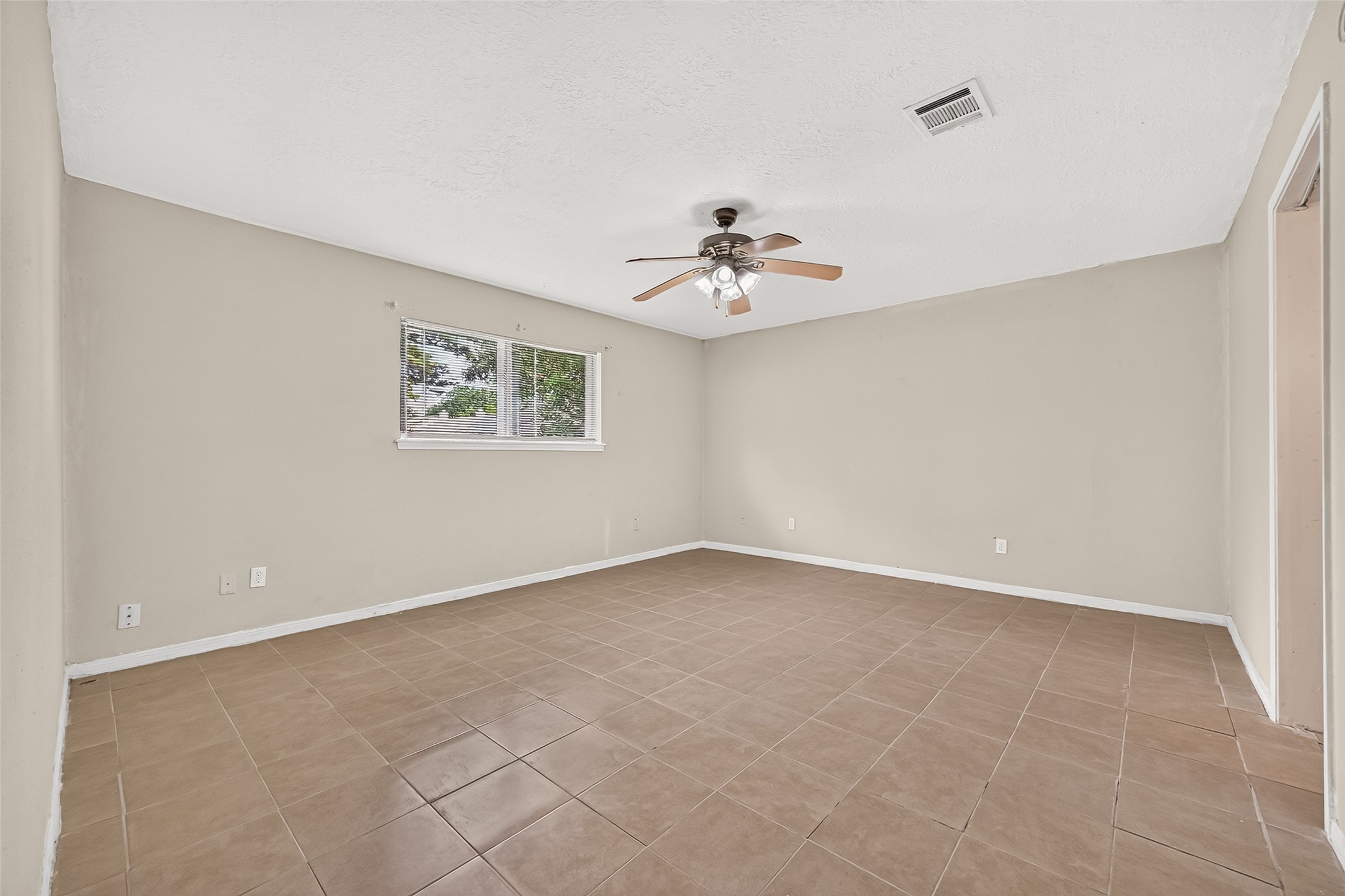 2523 Creekway Circle Property Photo 25
