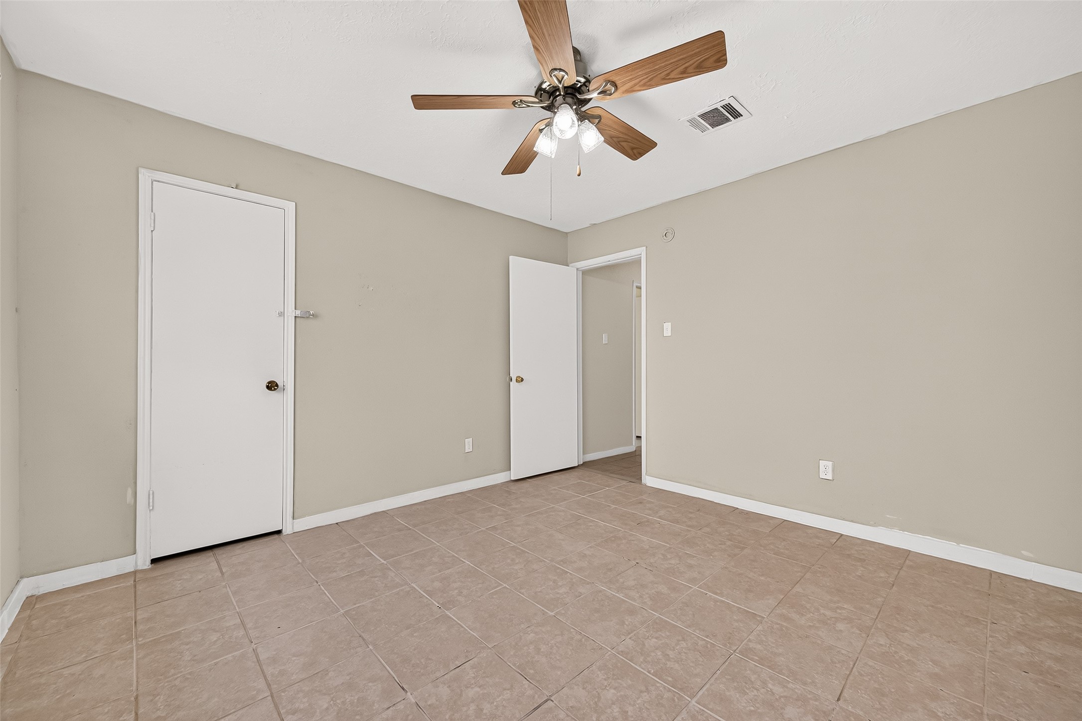 2523 Creekway Circle Property Photo 35