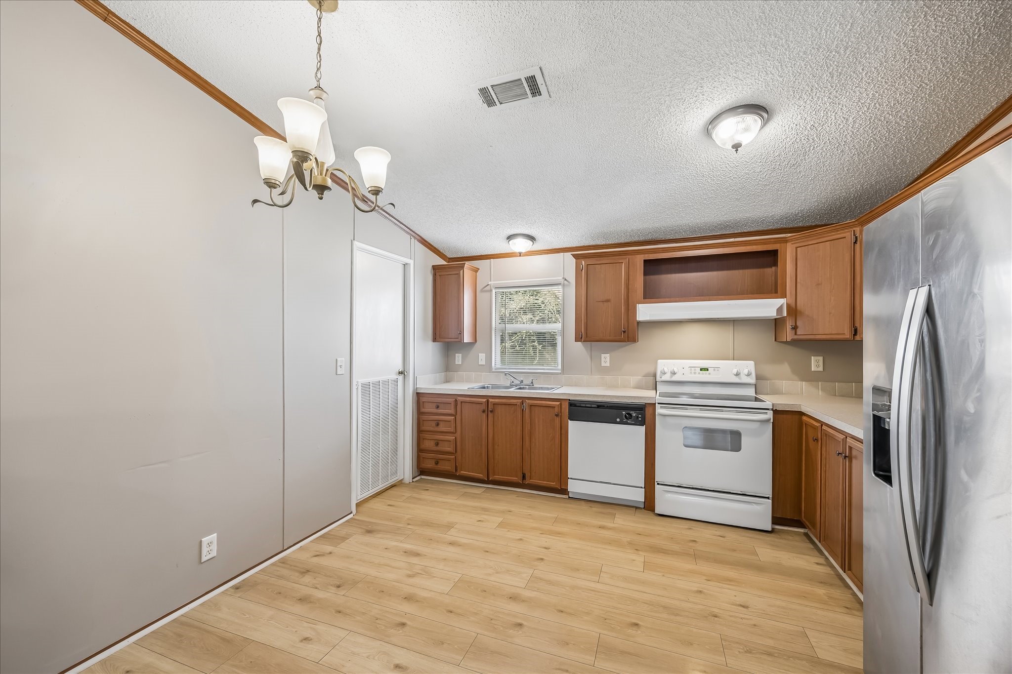 20635 Sleepy Hollow Lane Property Photo 8