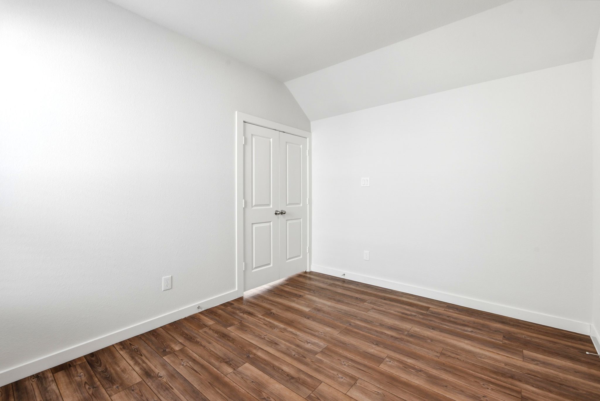 8017 Whisper Grove Drive Property Photo 25