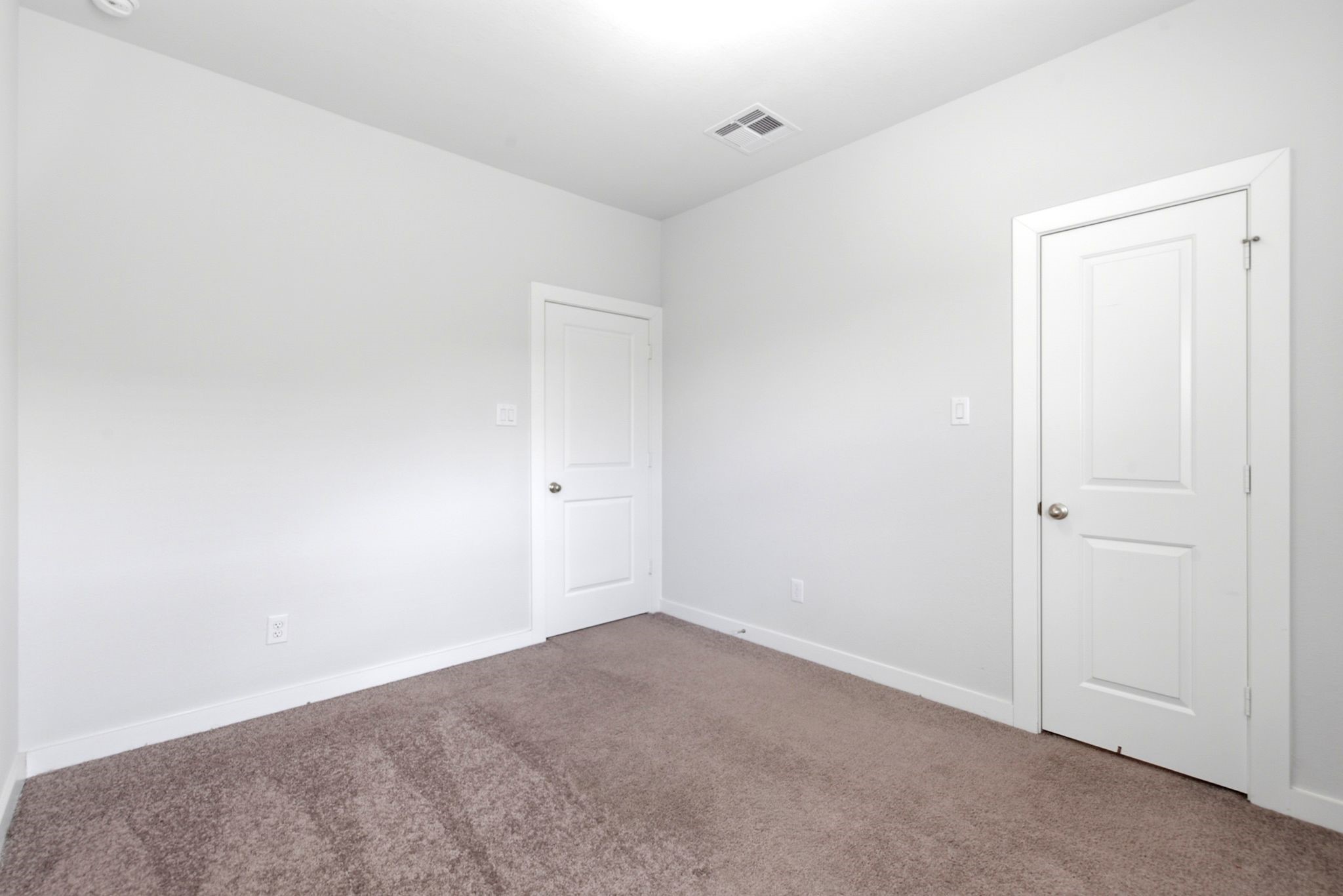 8017 Whisper Grove Drive Property Photo 31