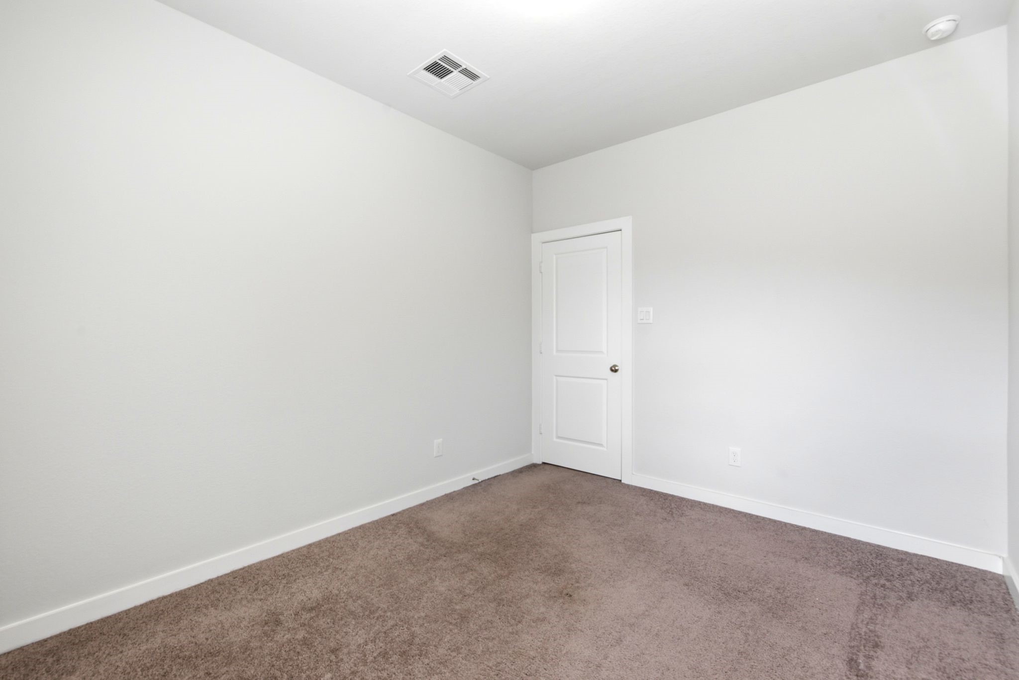 8017 Whisper Grove Drive Property Photo 35