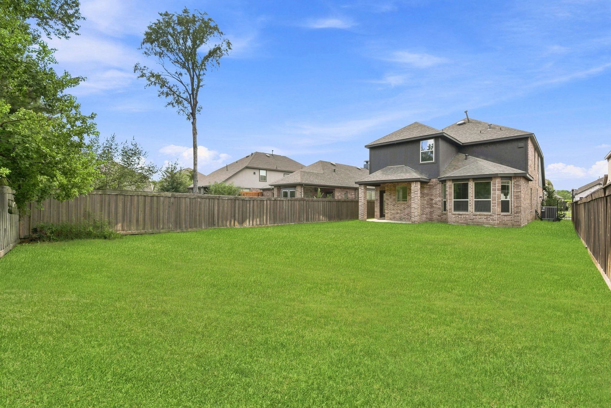8017 Whisper Grove Drive Property Photo 40