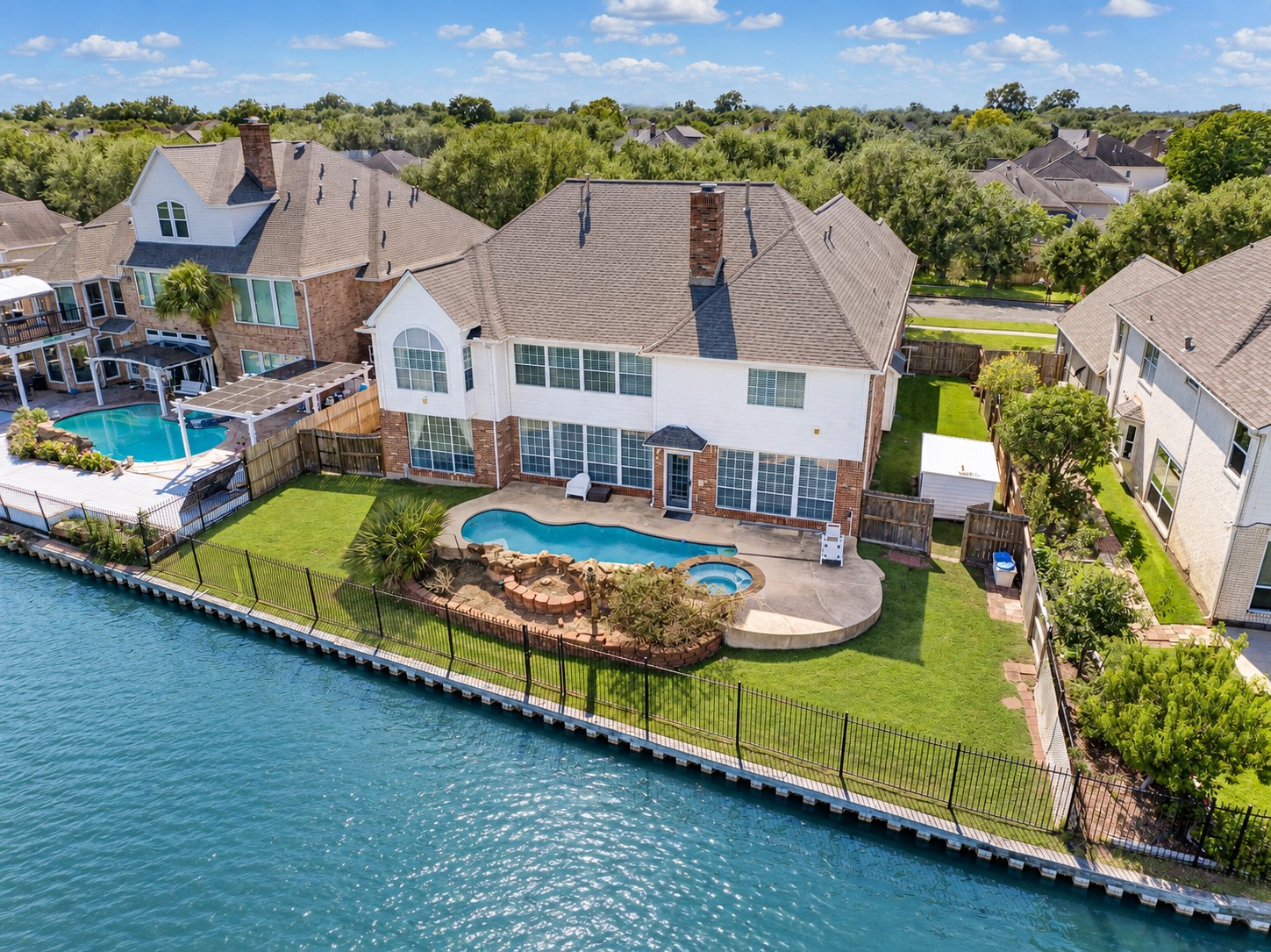 1907 Waterside Drive Property Photo 1