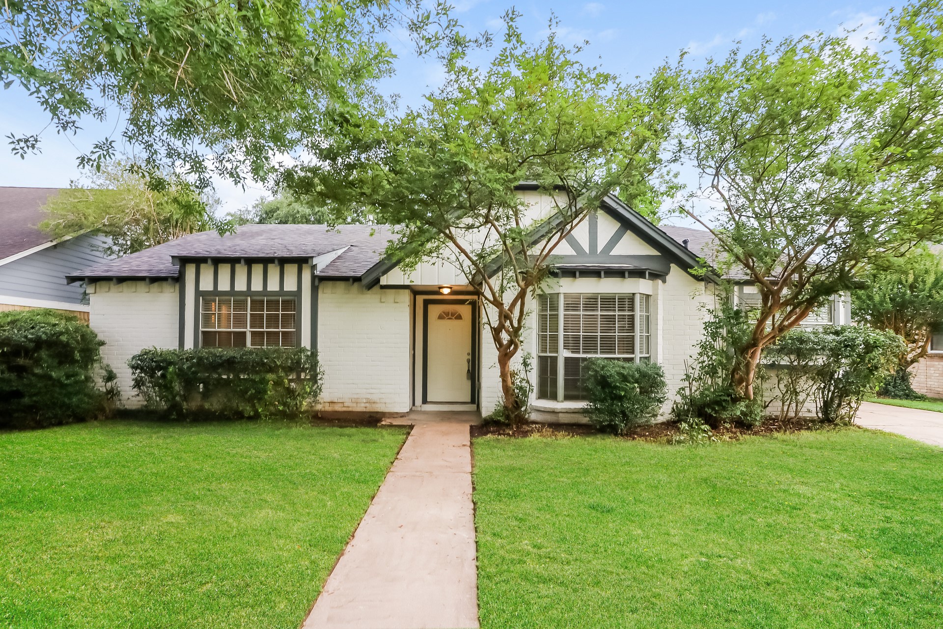 15631 Cascade Point Drive Property Photo 1