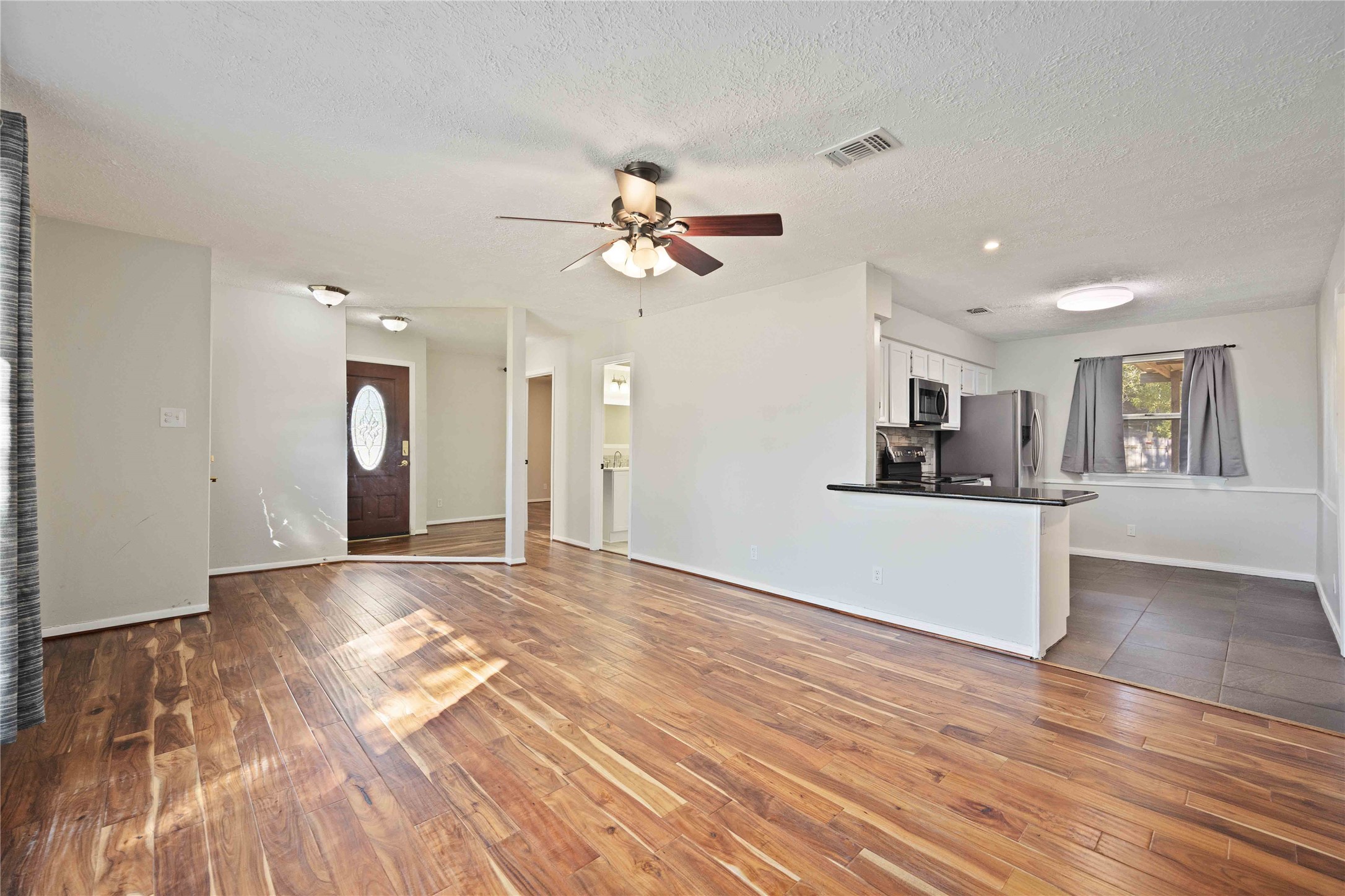 9809 Condor Drive Property Photo 5