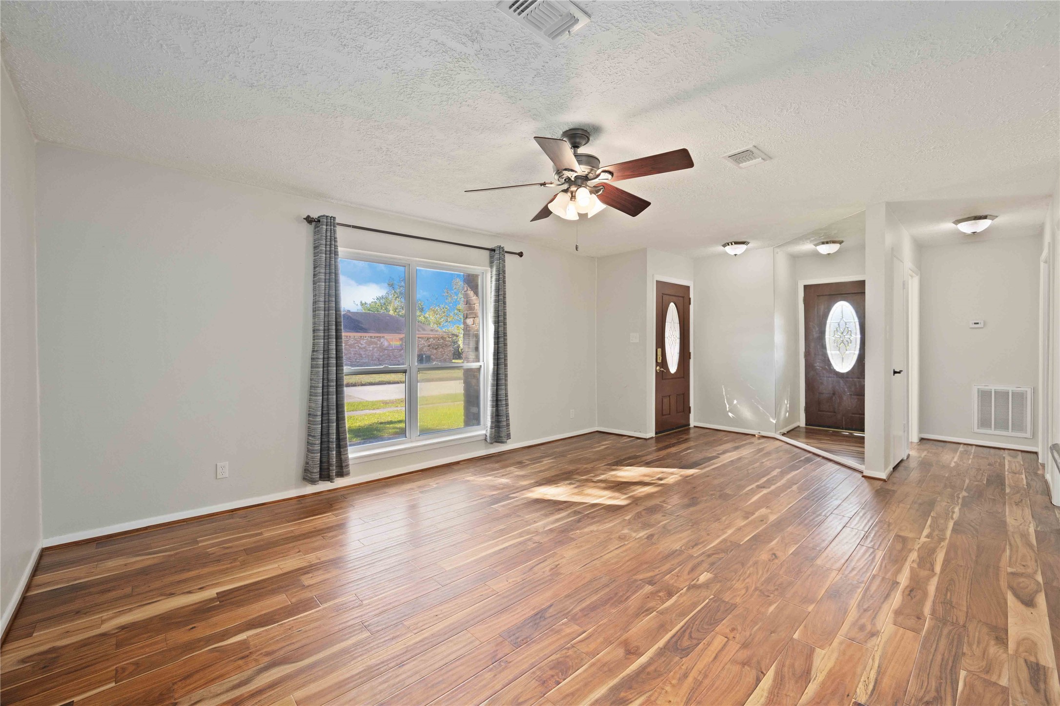 9809 Condor Drive Property Photo 7
