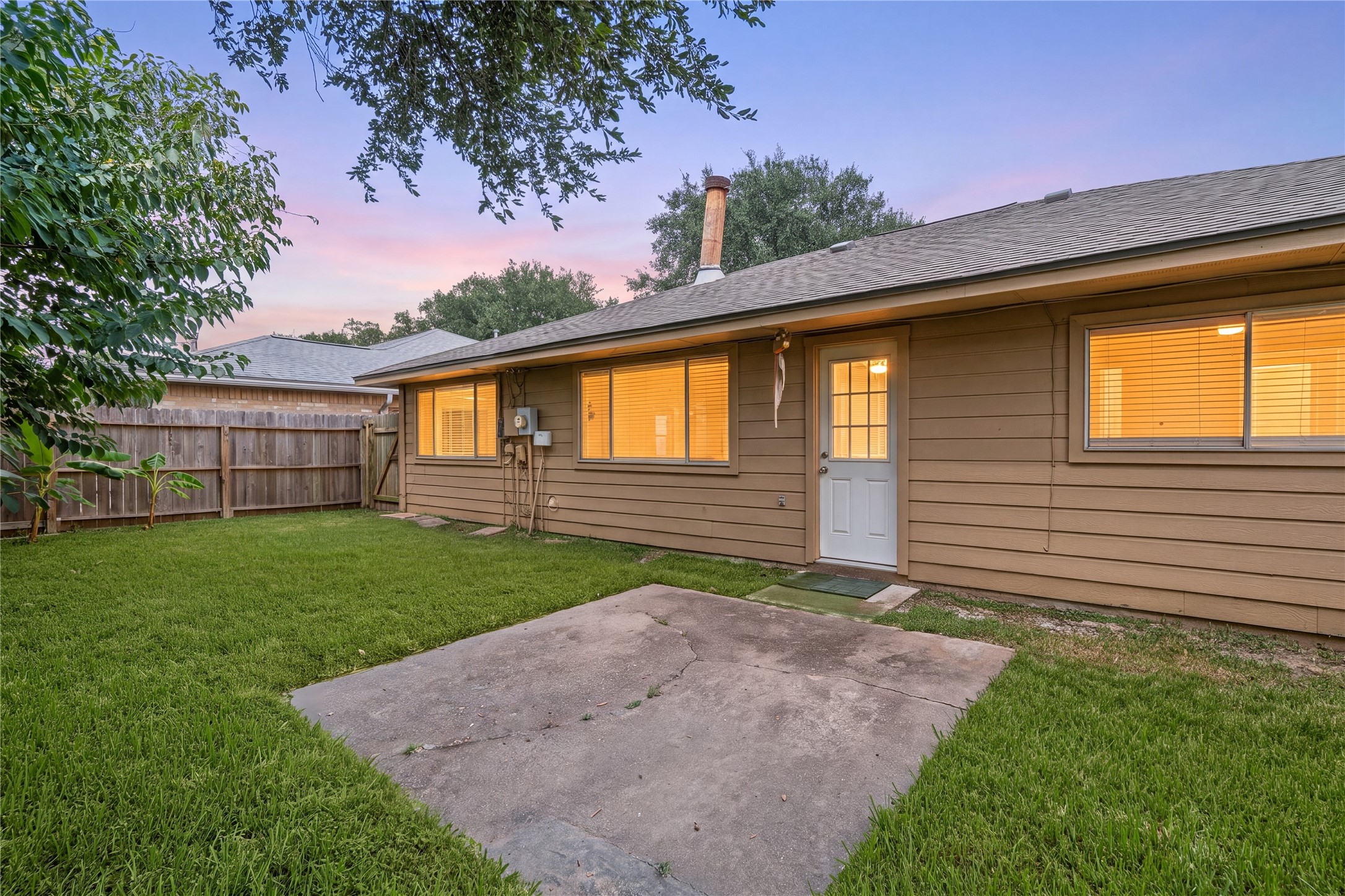2603 Hollymist Drive Property Photo 2