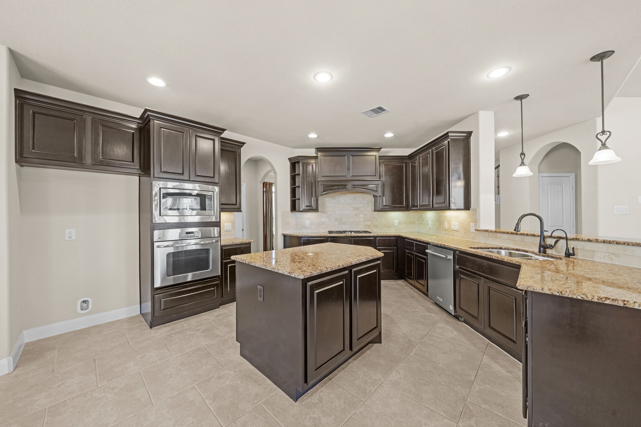 16902 Cook Landing Drive Property Photo 4