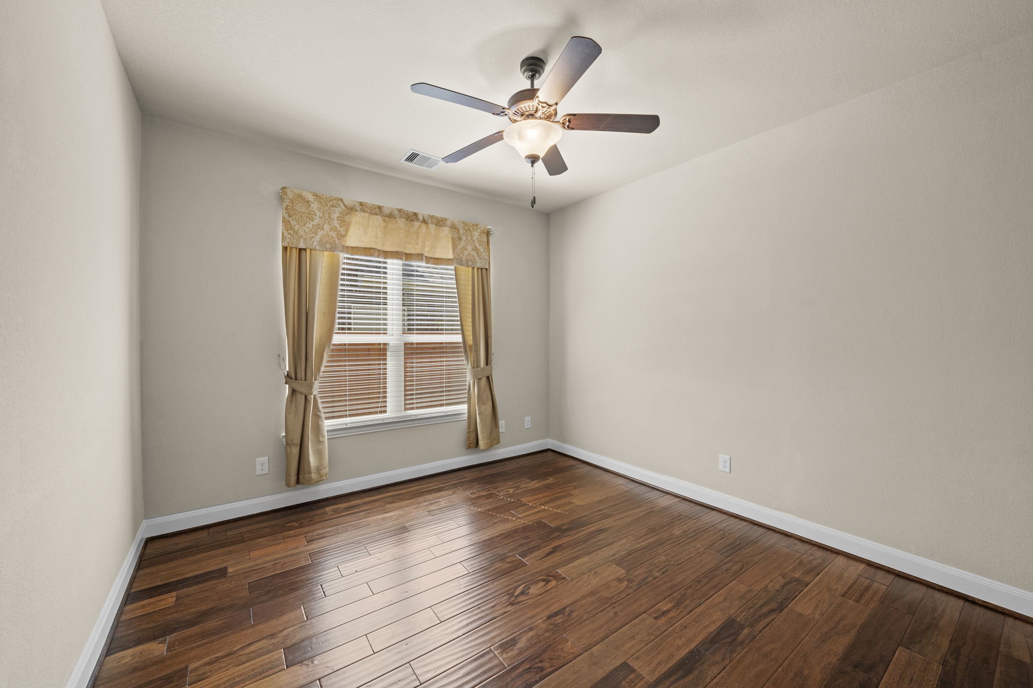 16902 Cook Landing Drive Property Photo 15