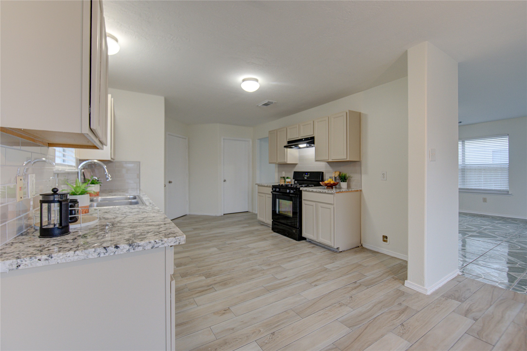 9926 Myrtle Field Lane Property Photo 9