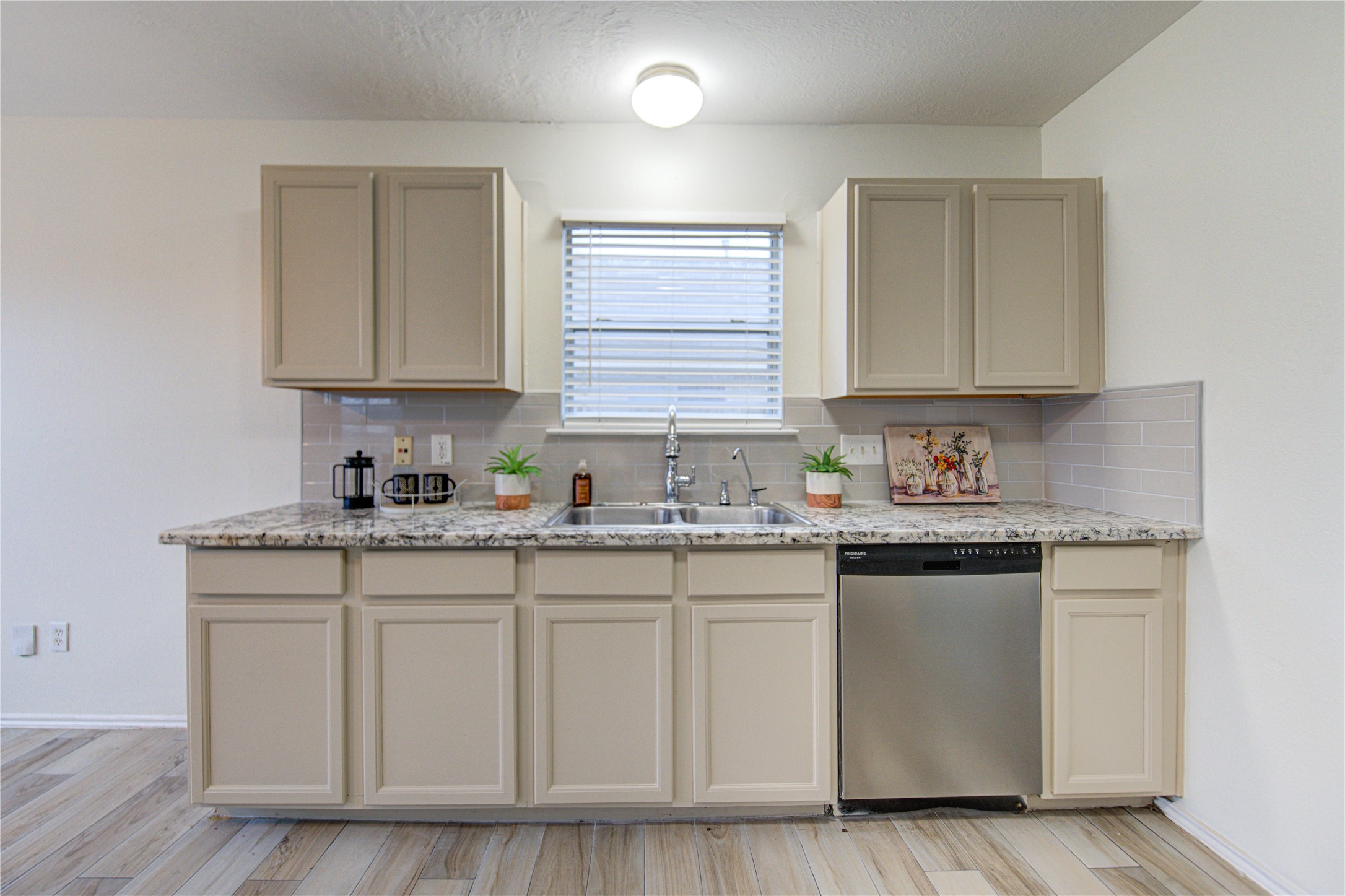 9926 Myrtle Field Lane Property Photo 11