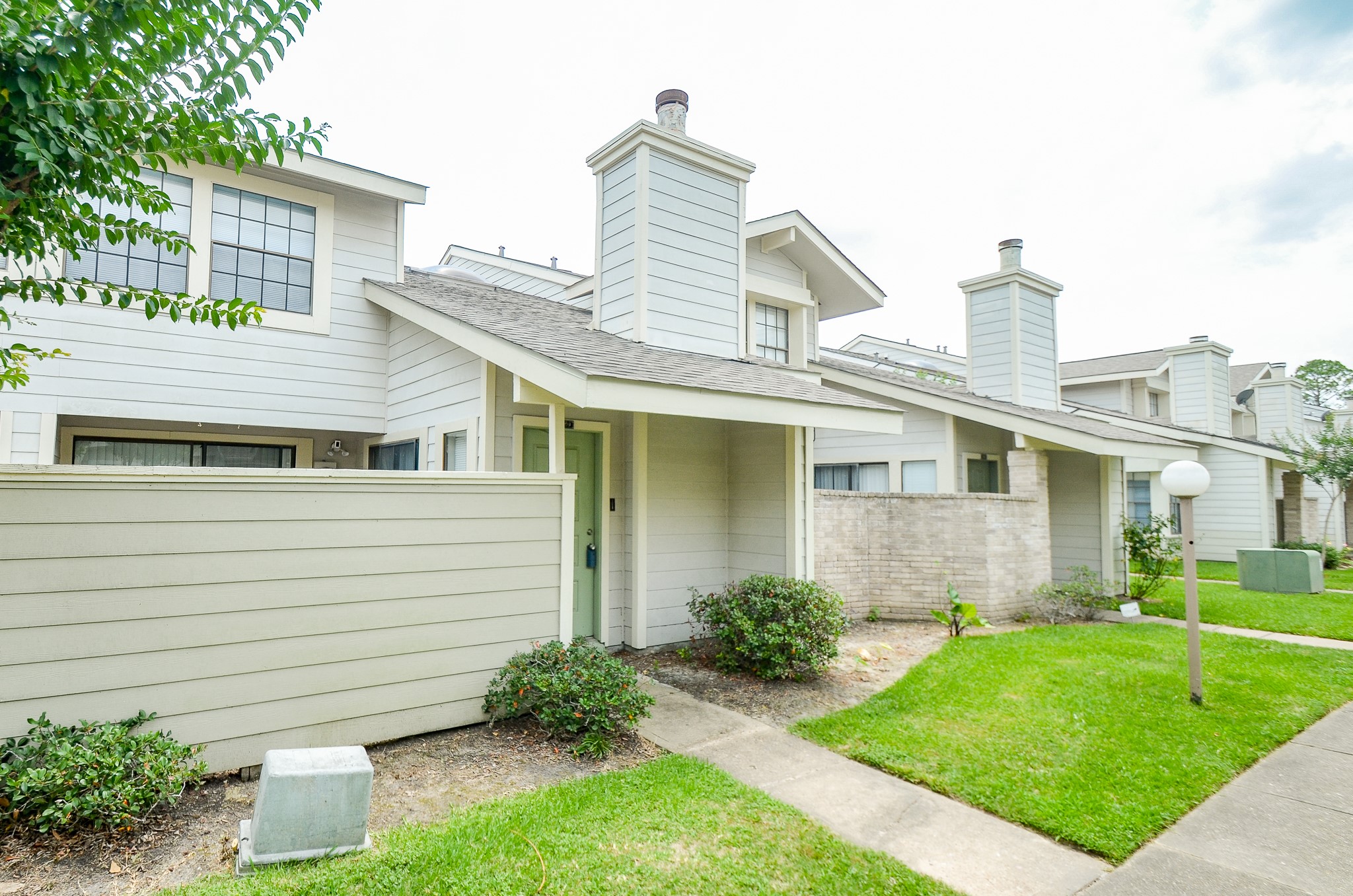 6211 Ludington Drive 21-909 Property Photo 4