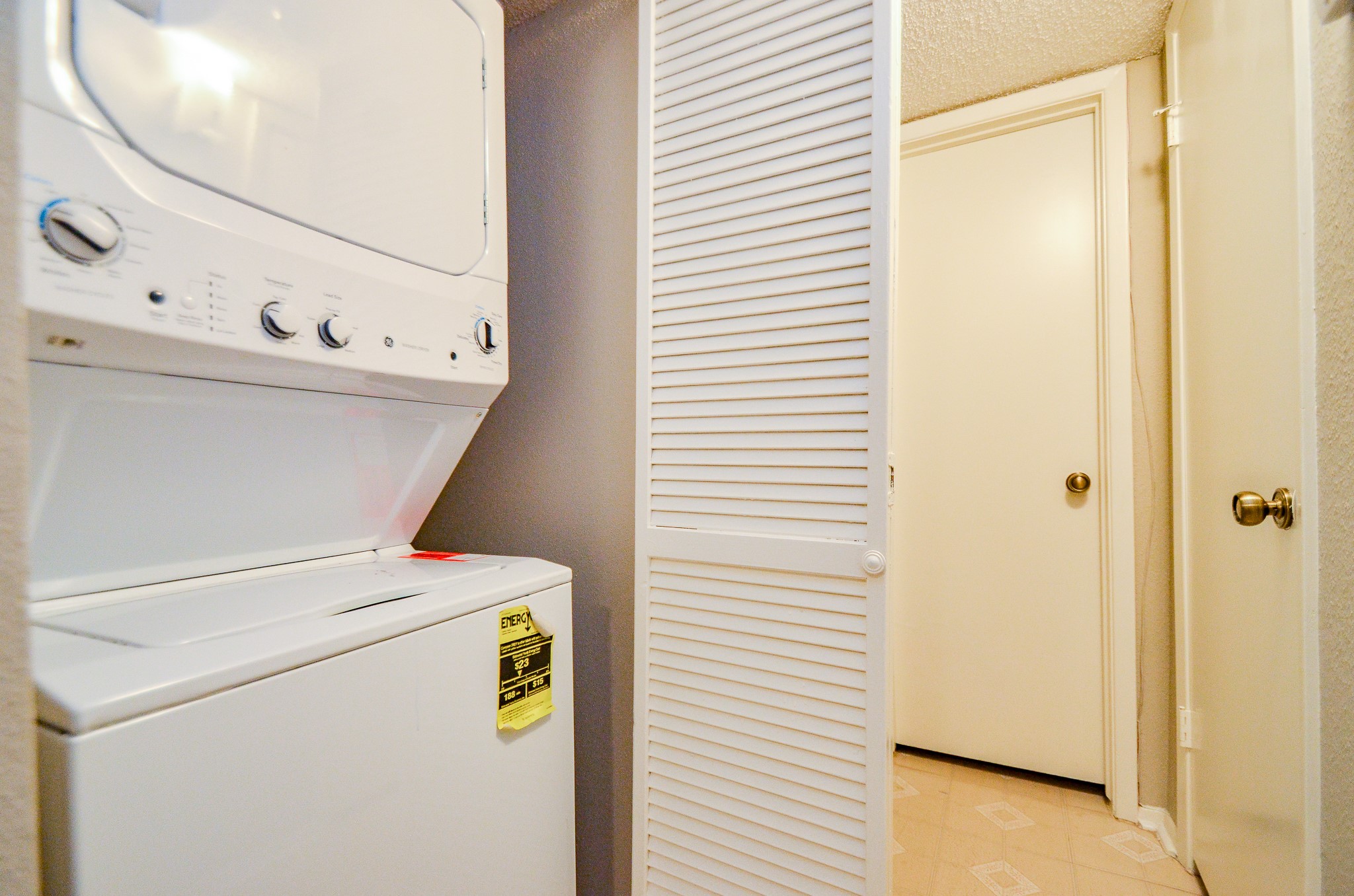 6211 Ludington Drive 21-909 Property Photo 8