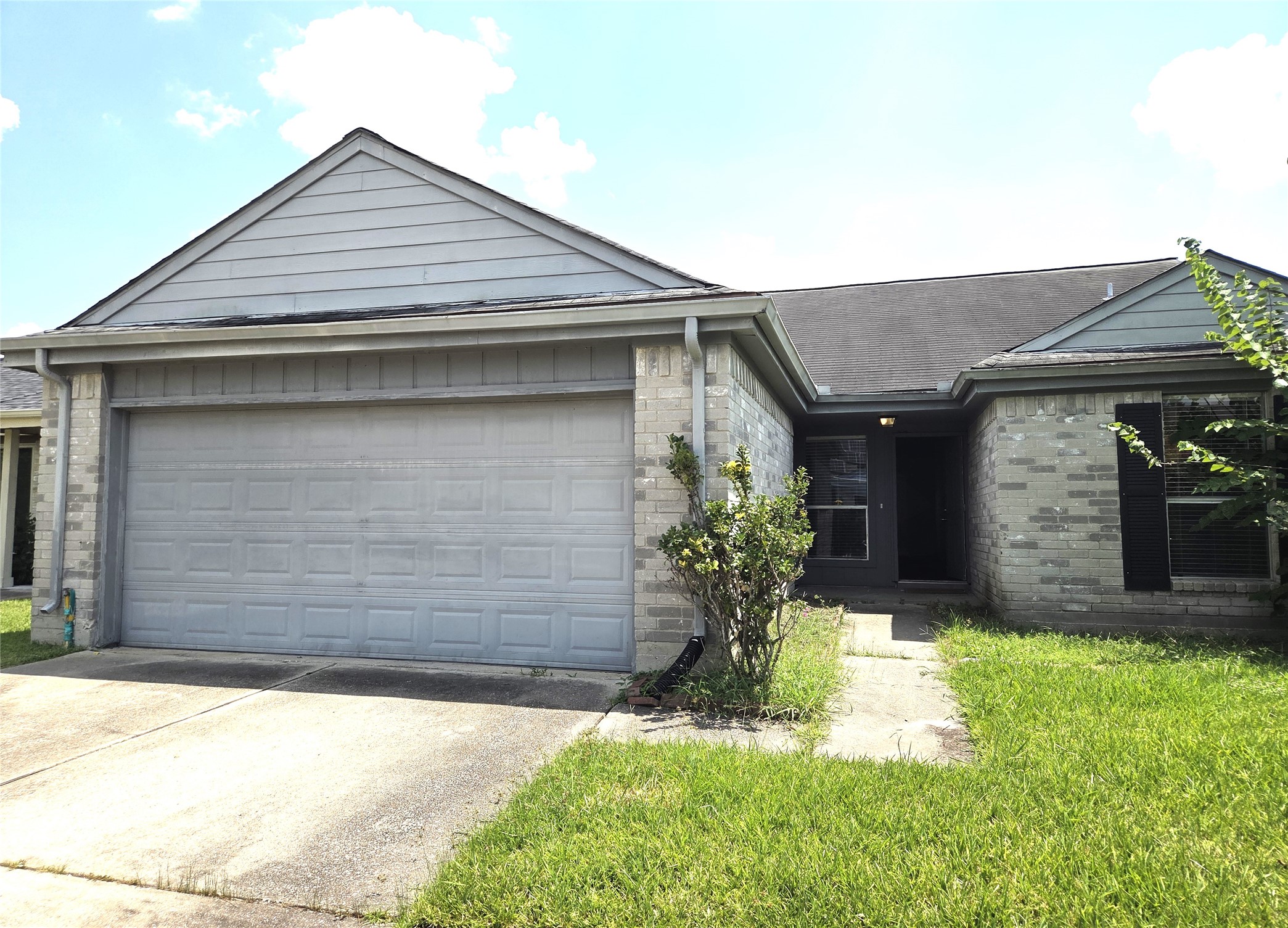 13427 Juniper Point Drive Property Photo 2