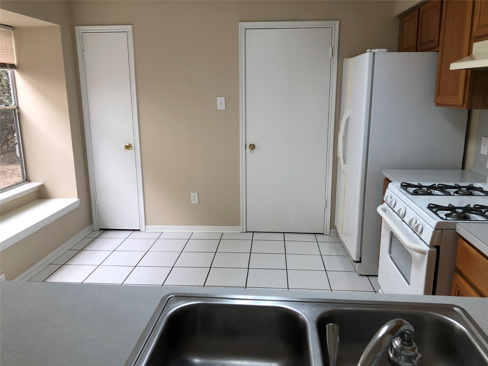 10330 Timberloch Drive Property Photo 5
