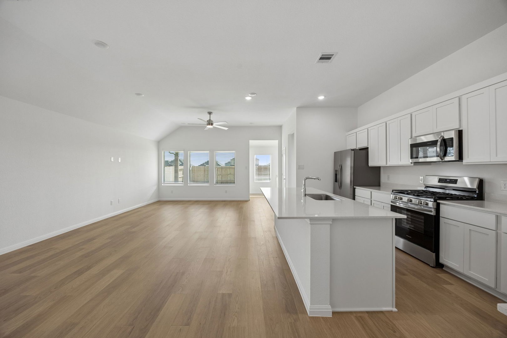 31106 Azure Waters Drive Property Photo 4