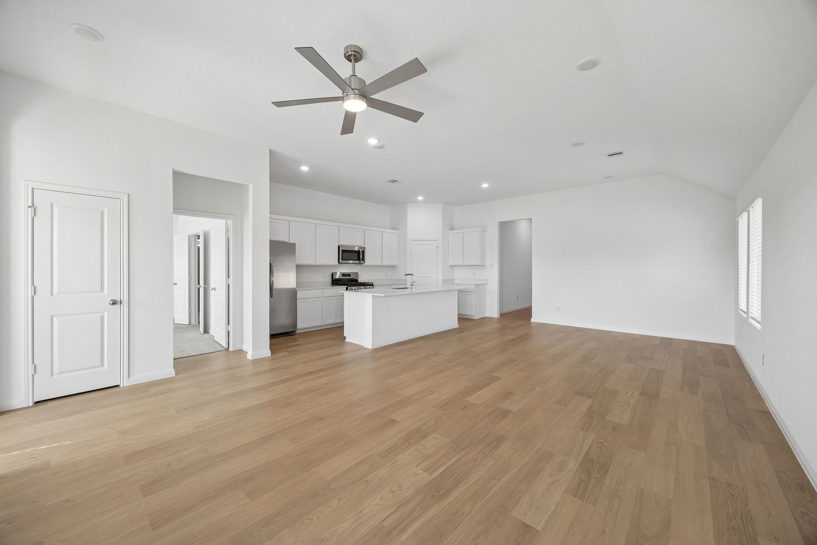 31106 Azure Waters Drive Property Photo 6