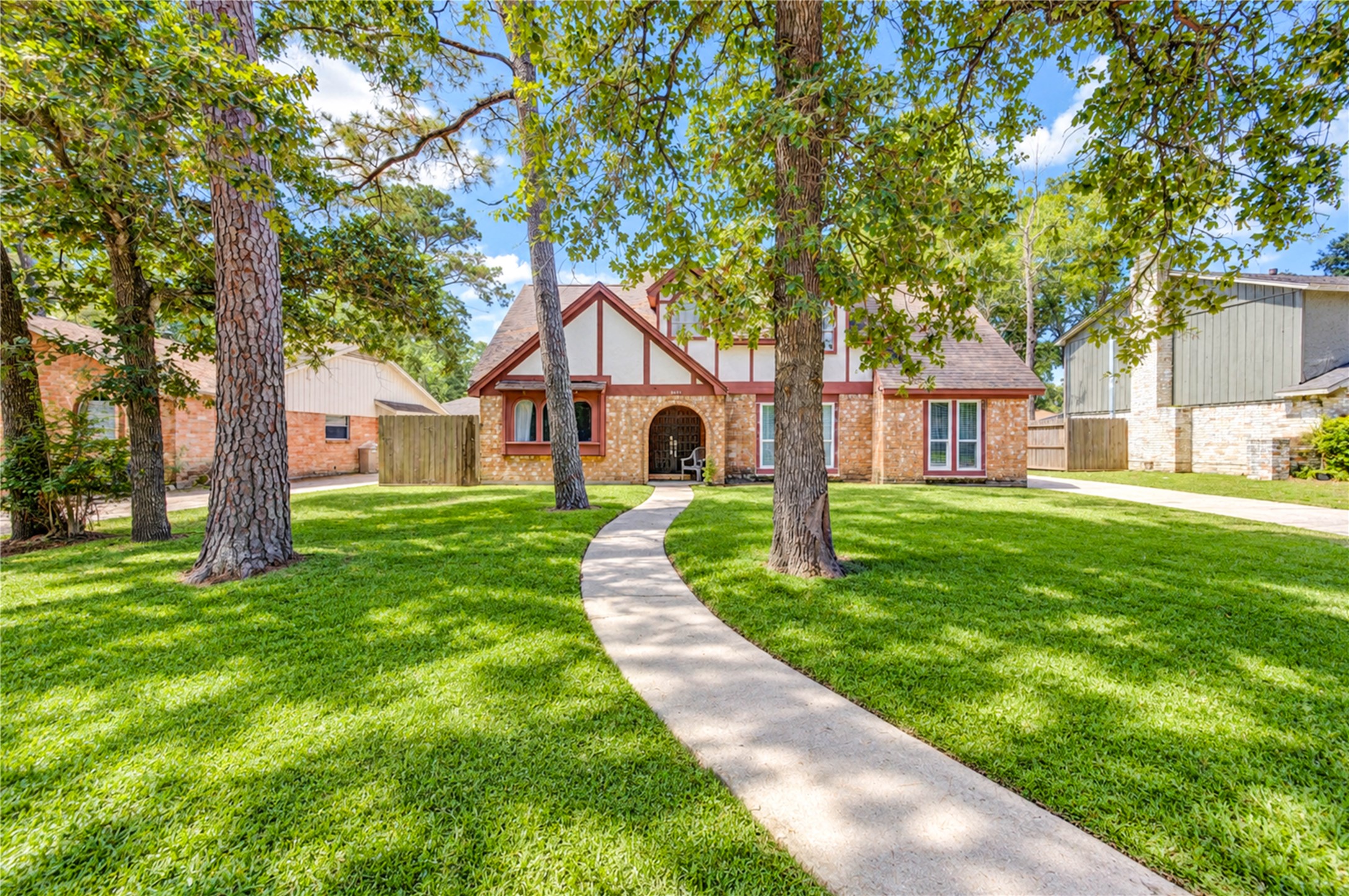 2051 Shadow Rock Drive Property Photo 3