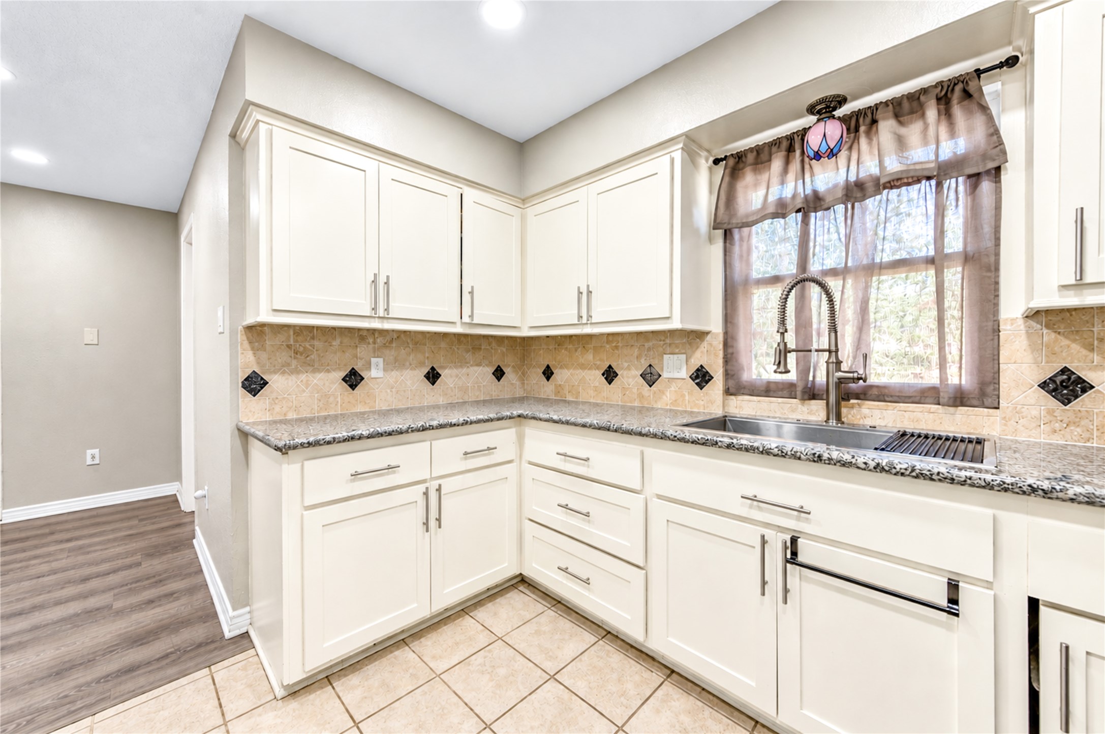 2051 Shadow Rock Drive Property Photo 20