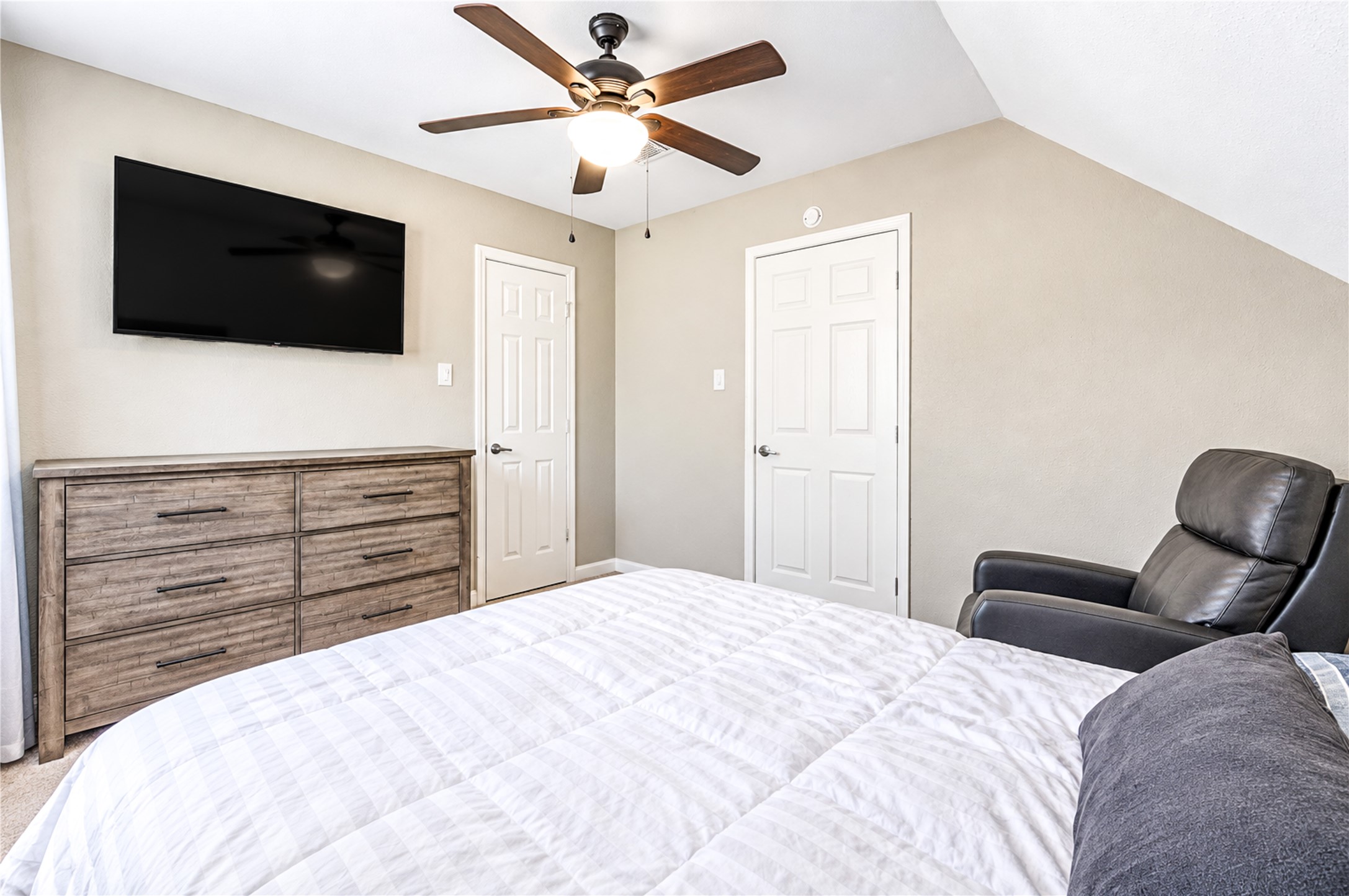 2051 Shadow Rock Drive Property Photo 40