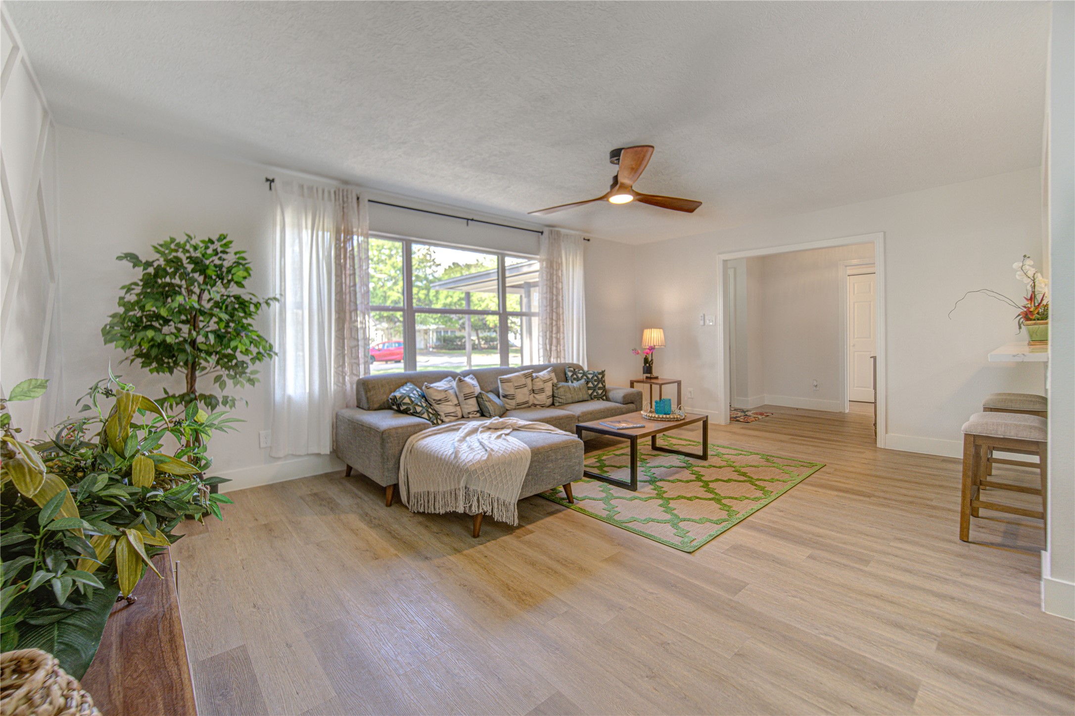 3221 Durhill Street Property Photo 5