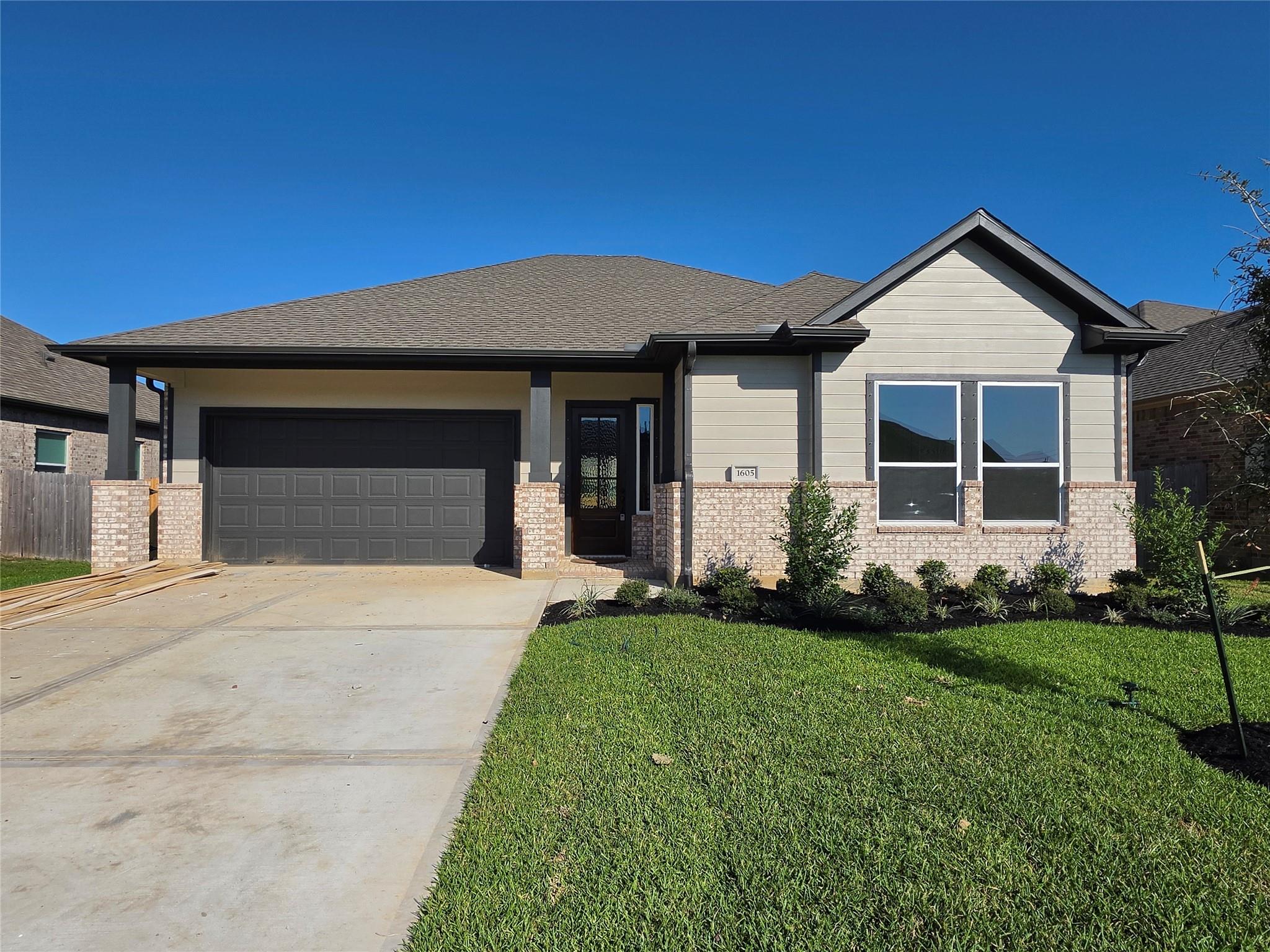 1605 Carefree Circle Property Photo 1