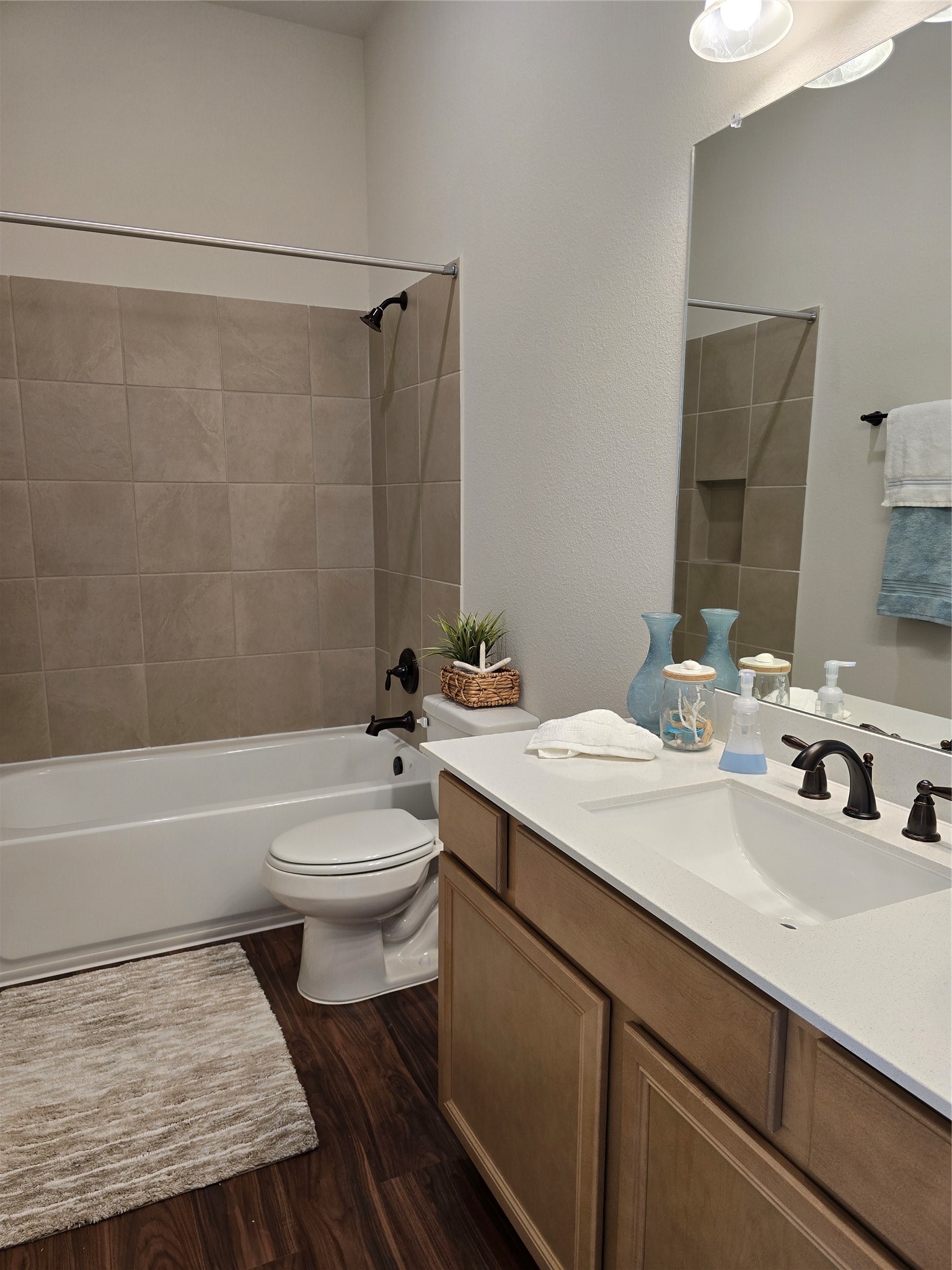 1605 Carefree Circle Property Photo 4