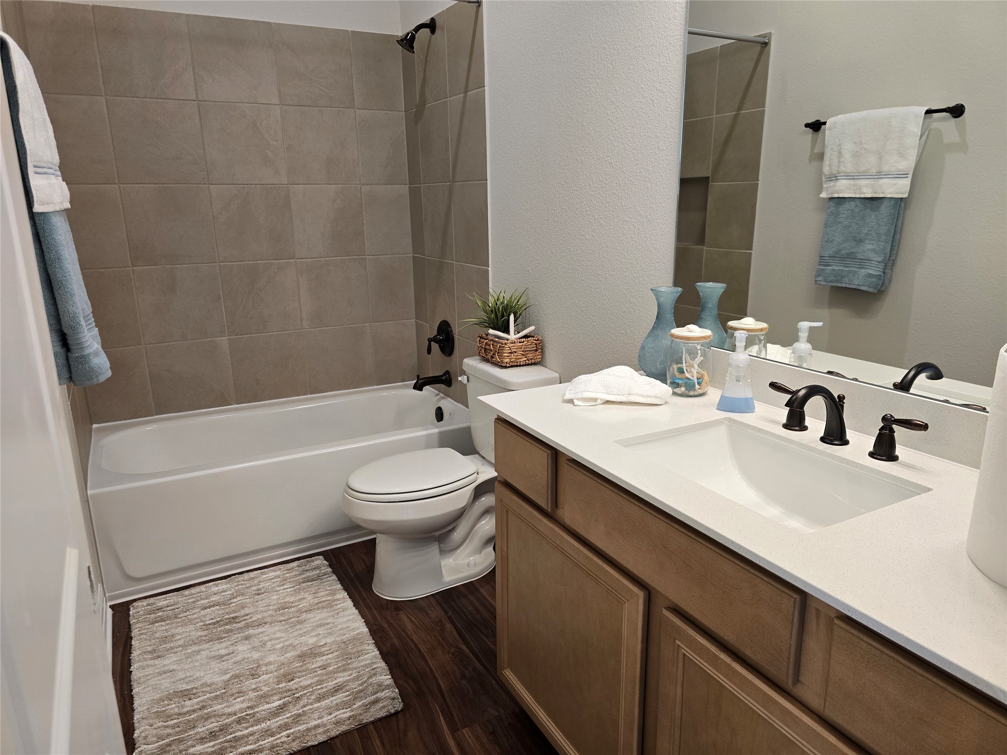 1605 Carefree Circle Property Photo 5