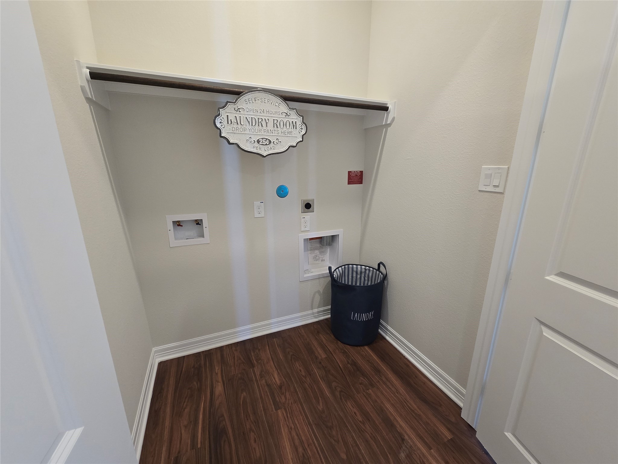 1605 Carefree Circle Property Photo 8