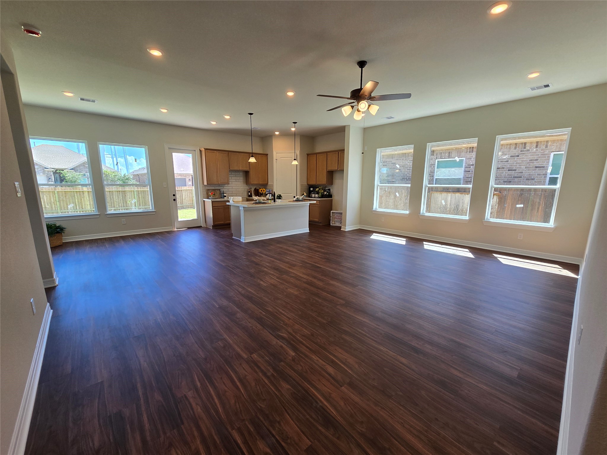 1605 Carefree Circle Property Photo 9