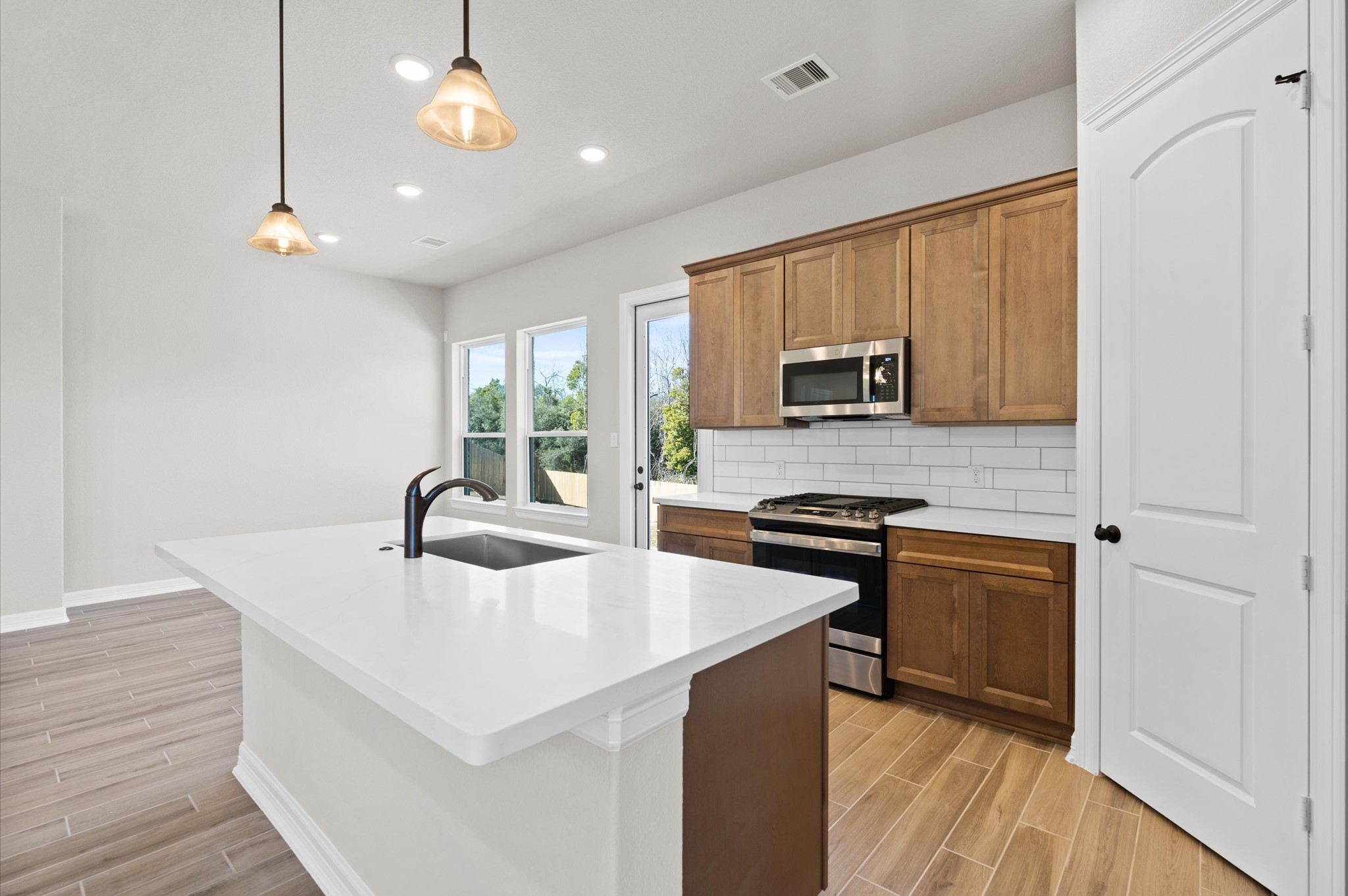 1605 Carefree Circle Property Photo 10