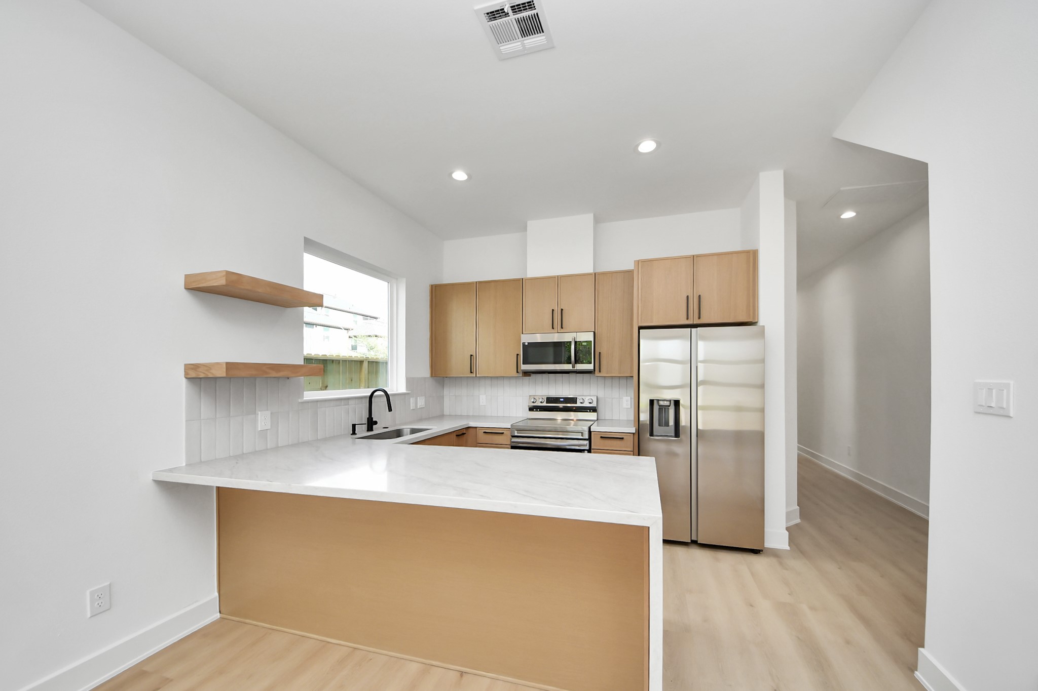 4607 Gunter Street C Property Photo 10