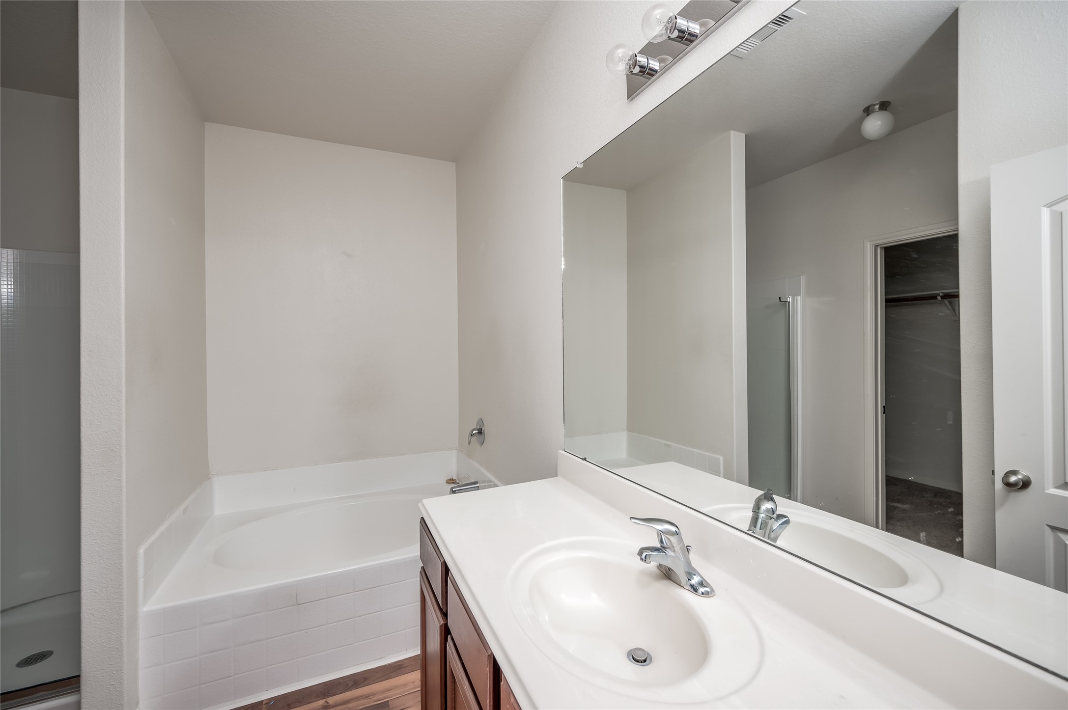 7106 Montclair Peak Lane Property Photo 13