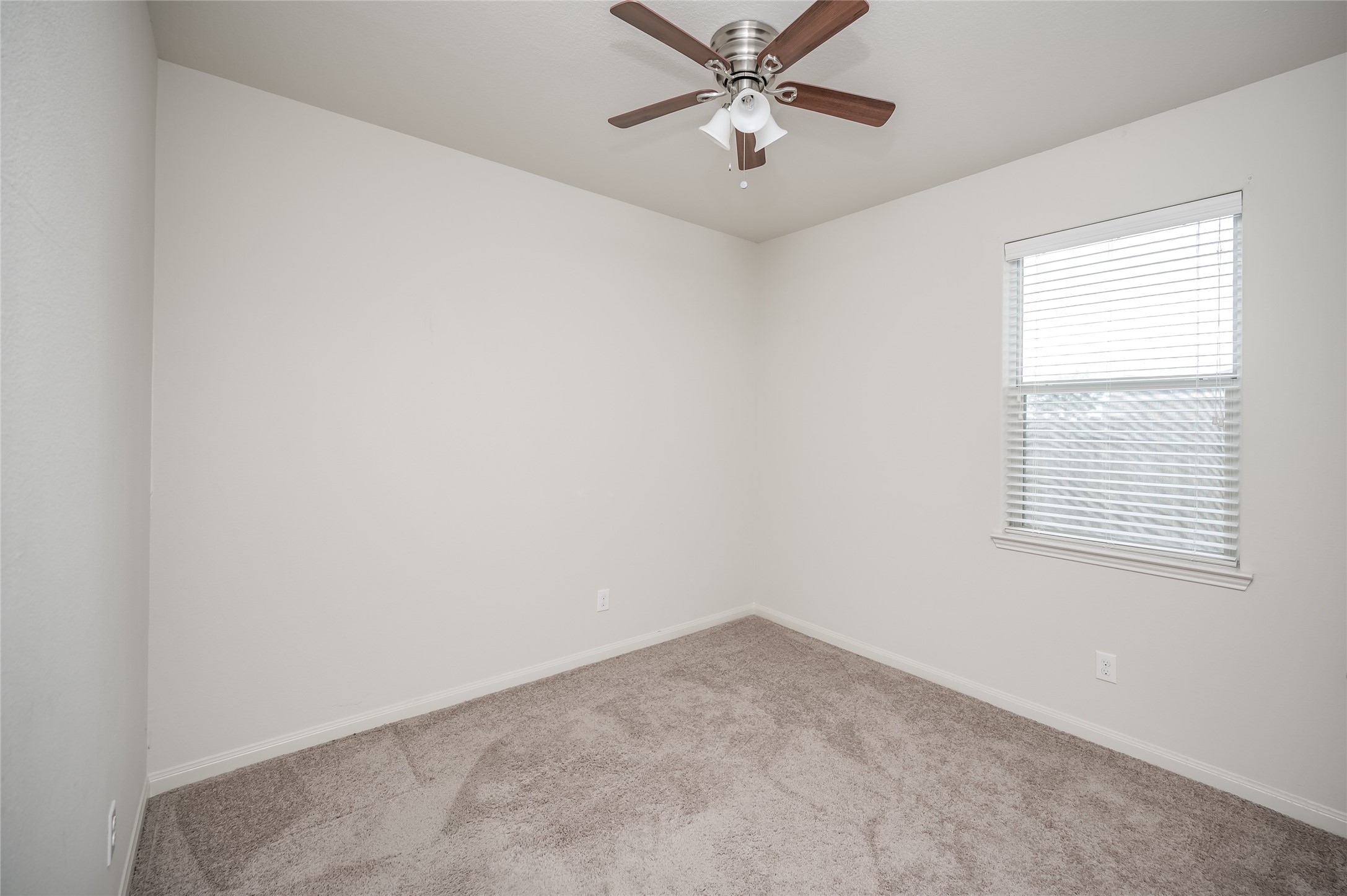 7106 Montclair Peak Lane Property Photo 15