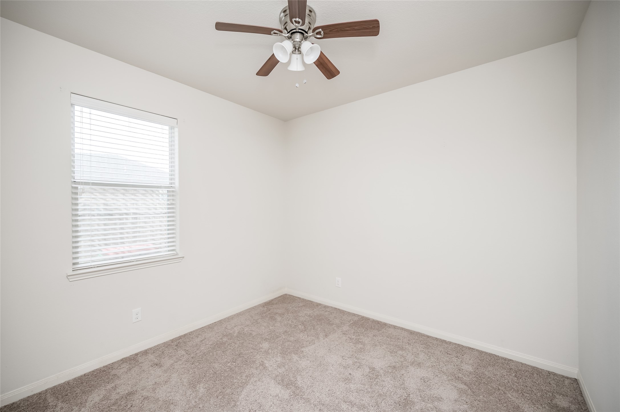 7106 Montclair Peak Lane Property Photo 16