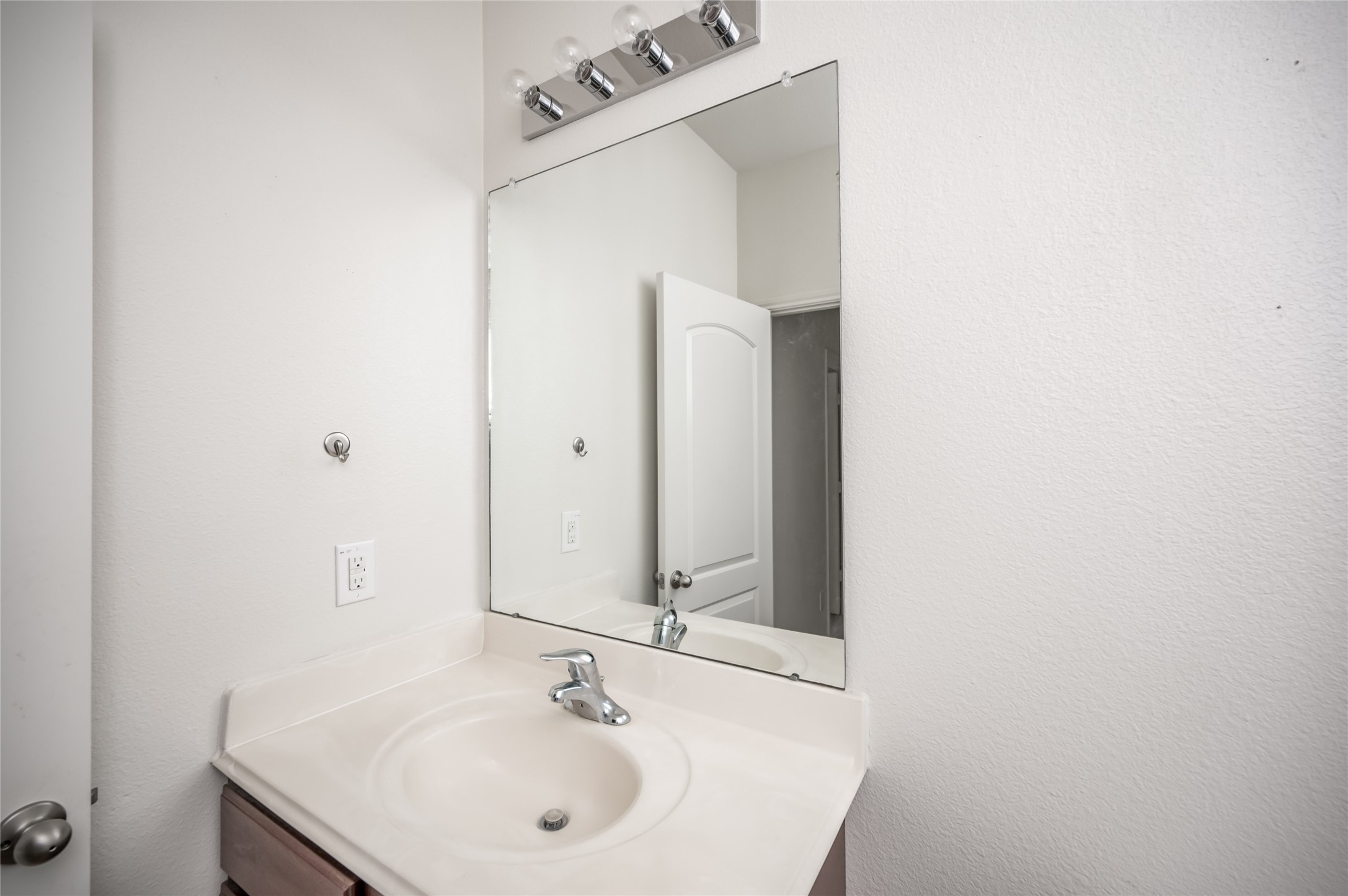 7106 Montclair Peak Lane Property Photo 17