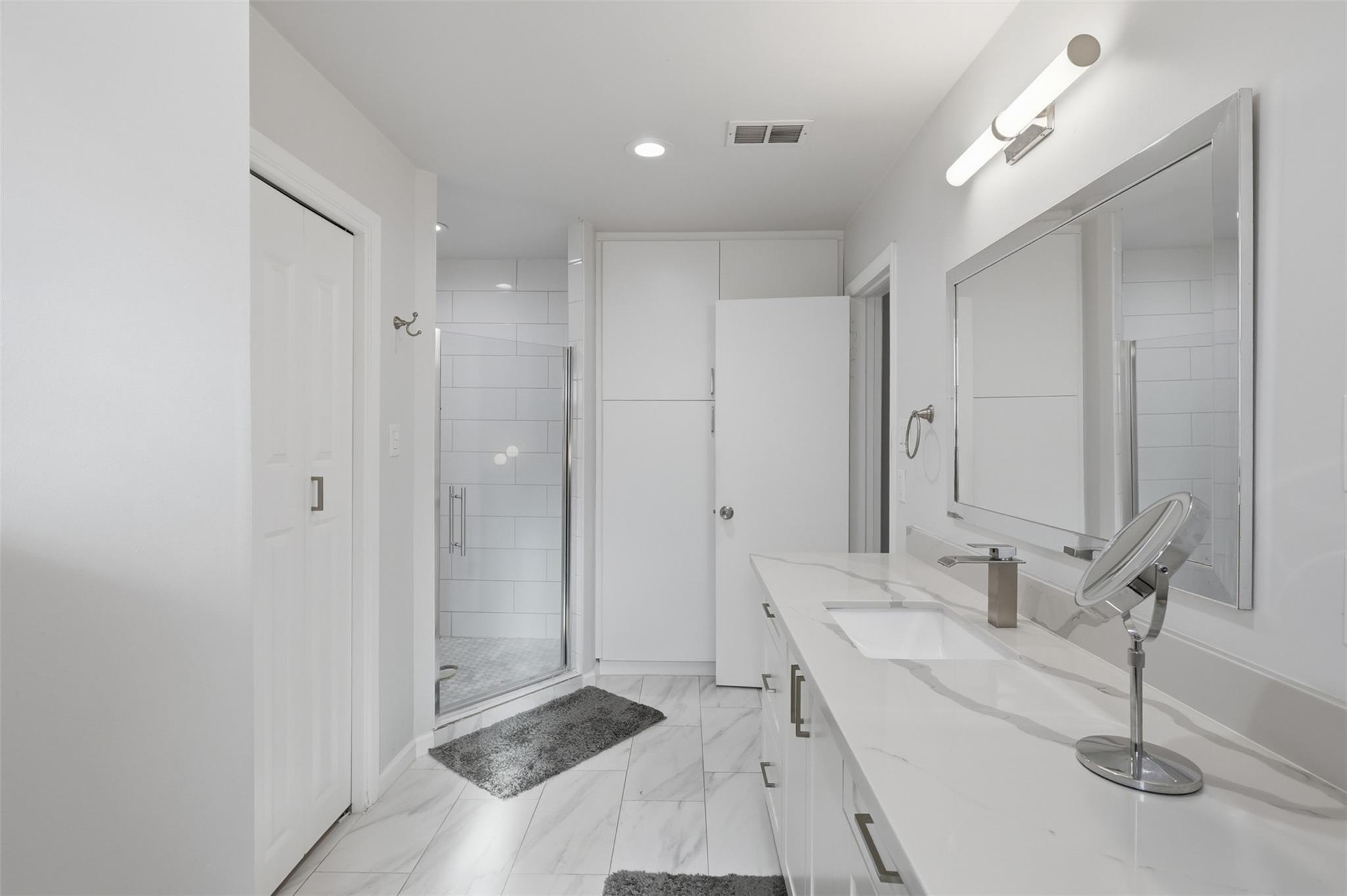 12019 Plumbrook Drive Property Photo 3