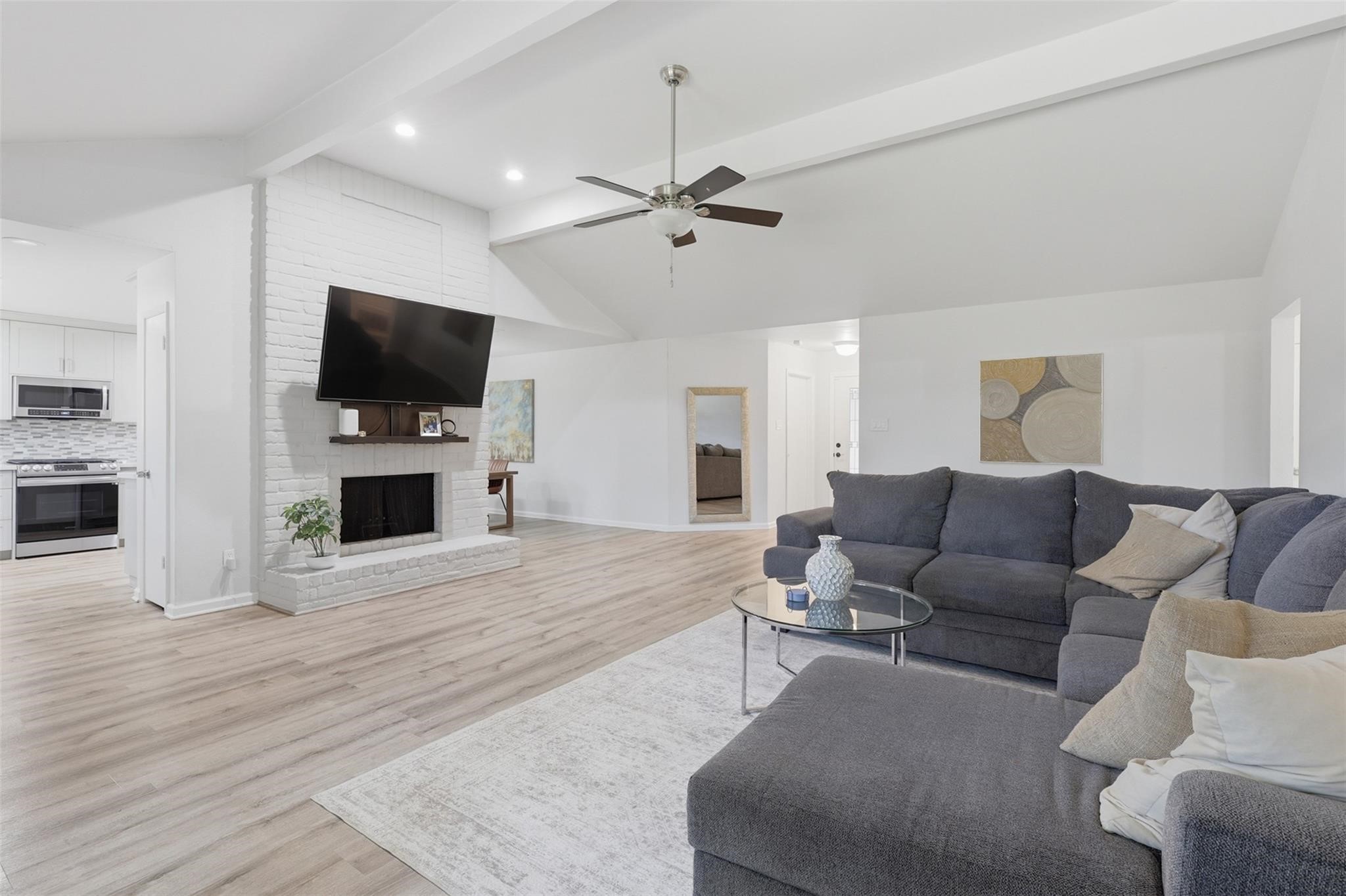 12019 Plumbrook Drive Property Photo 5