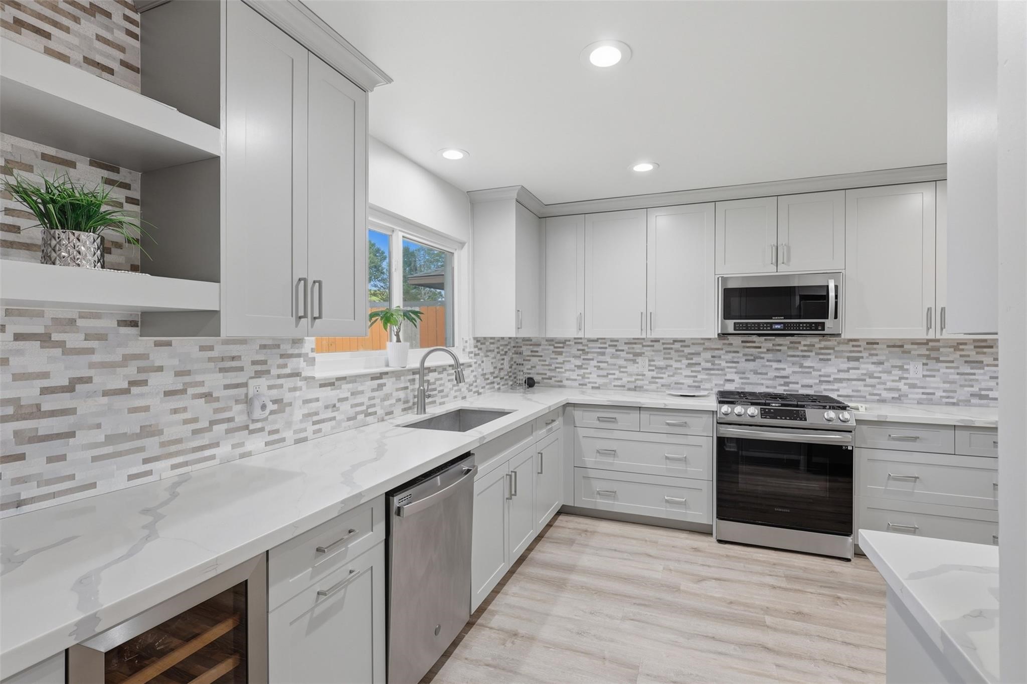 12019 Plumbrook Drive Property Photo 9