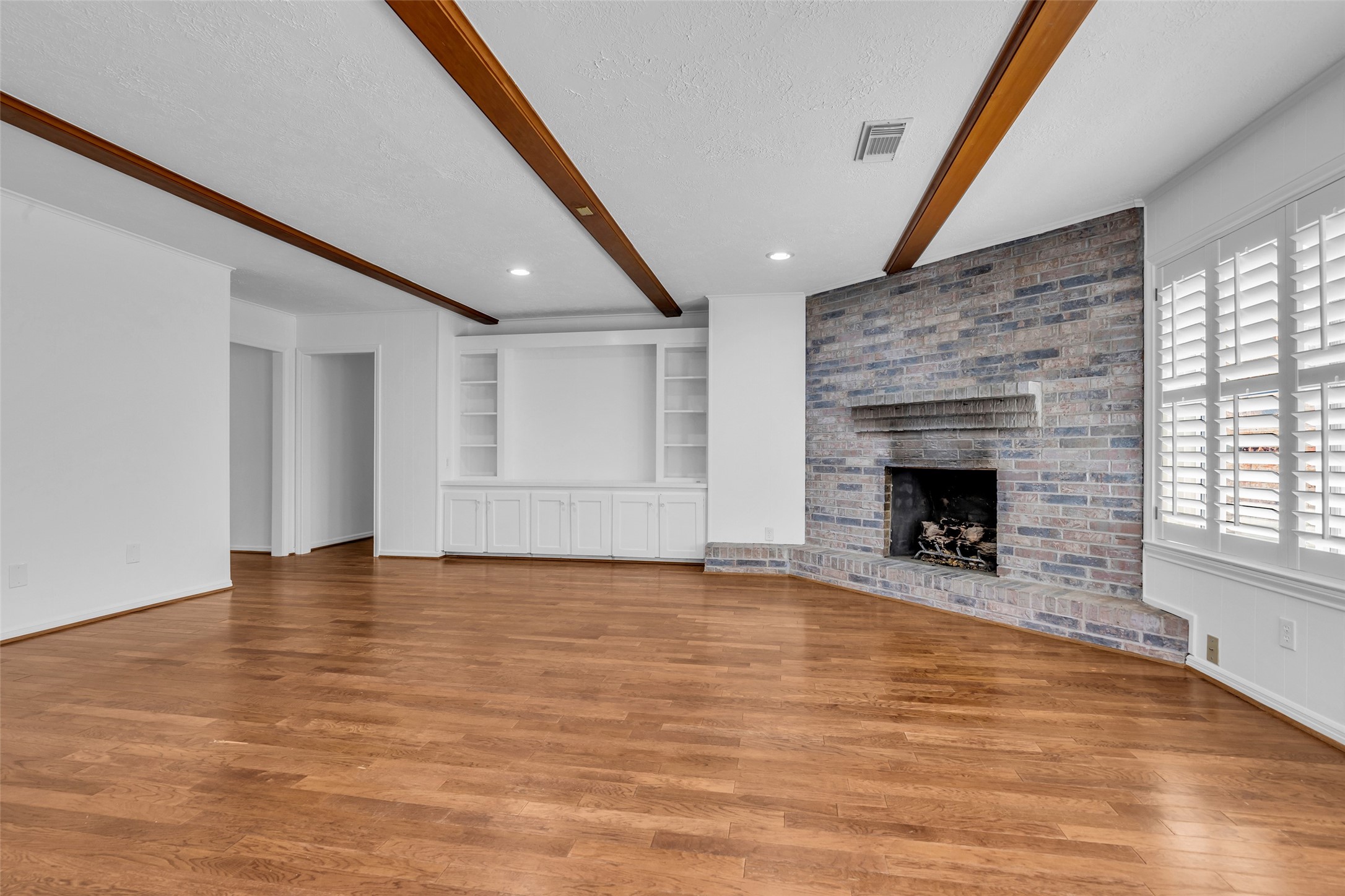 947 Thornton Road Property Photo 3