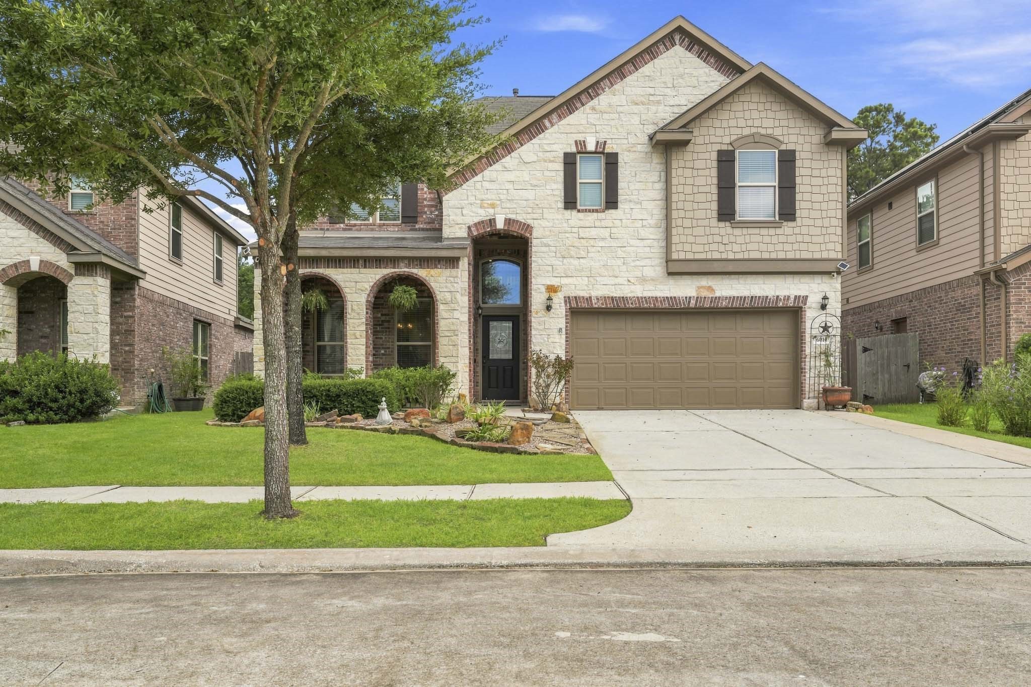 6014 Rivergrove Bend Drive Property Photo 1